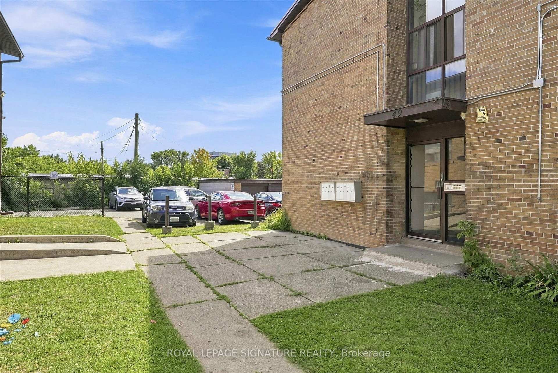 Photo 16 of Unit 103, 49 Cuffley Crescent S, North York, Downsview-Roding-CFB — HOMEH