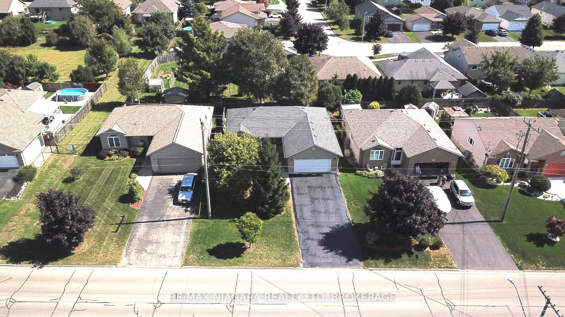 Front of 72 Ridge Road S