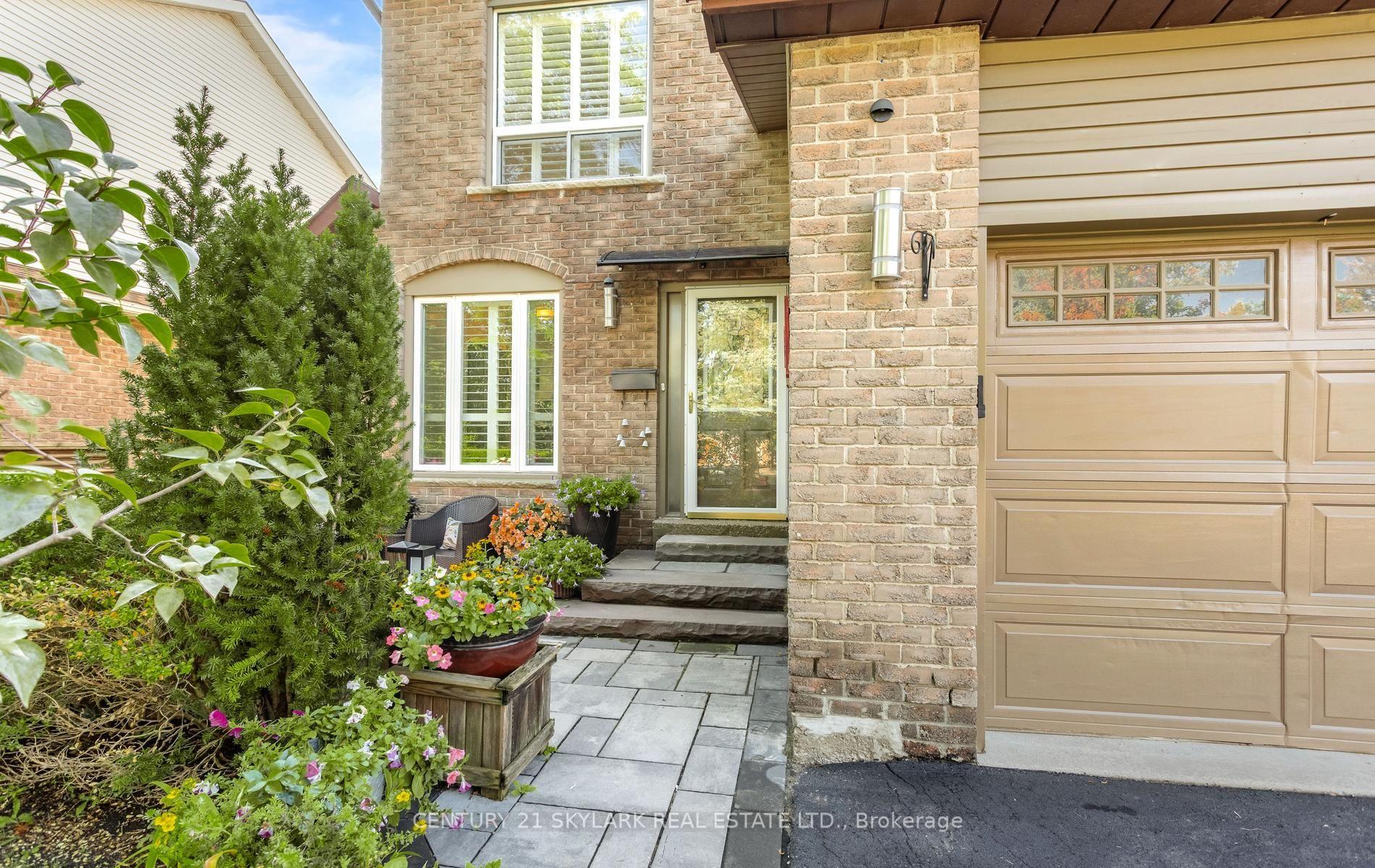 Photo 6 of 574 Sunnyvale Crescent, Milton, Bronte Meadows — HOMEH