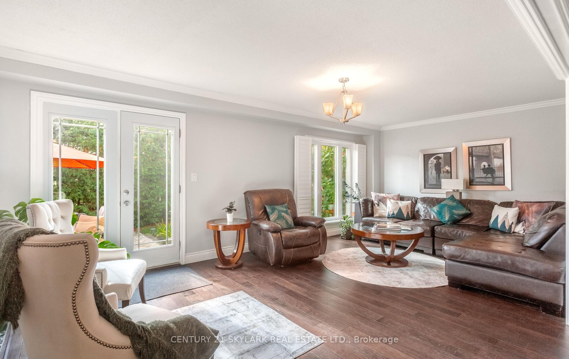 Photo 10 of 574 Sunnyvale Crescent, Milton, Bronte Meadows — HOMEH