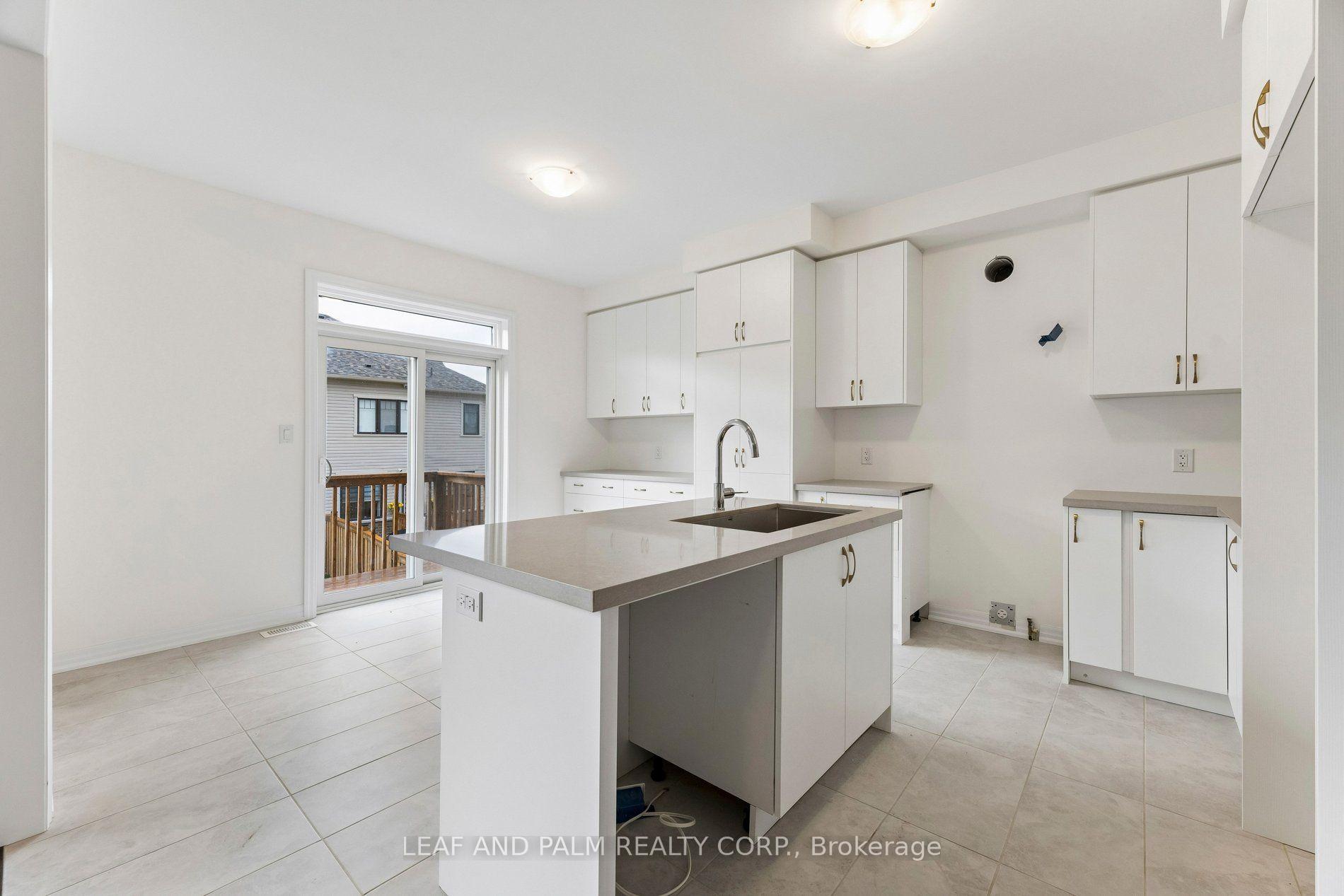 Photo 10 of 247 Flood Avenue, Clarington, Newcastle — HOMEH