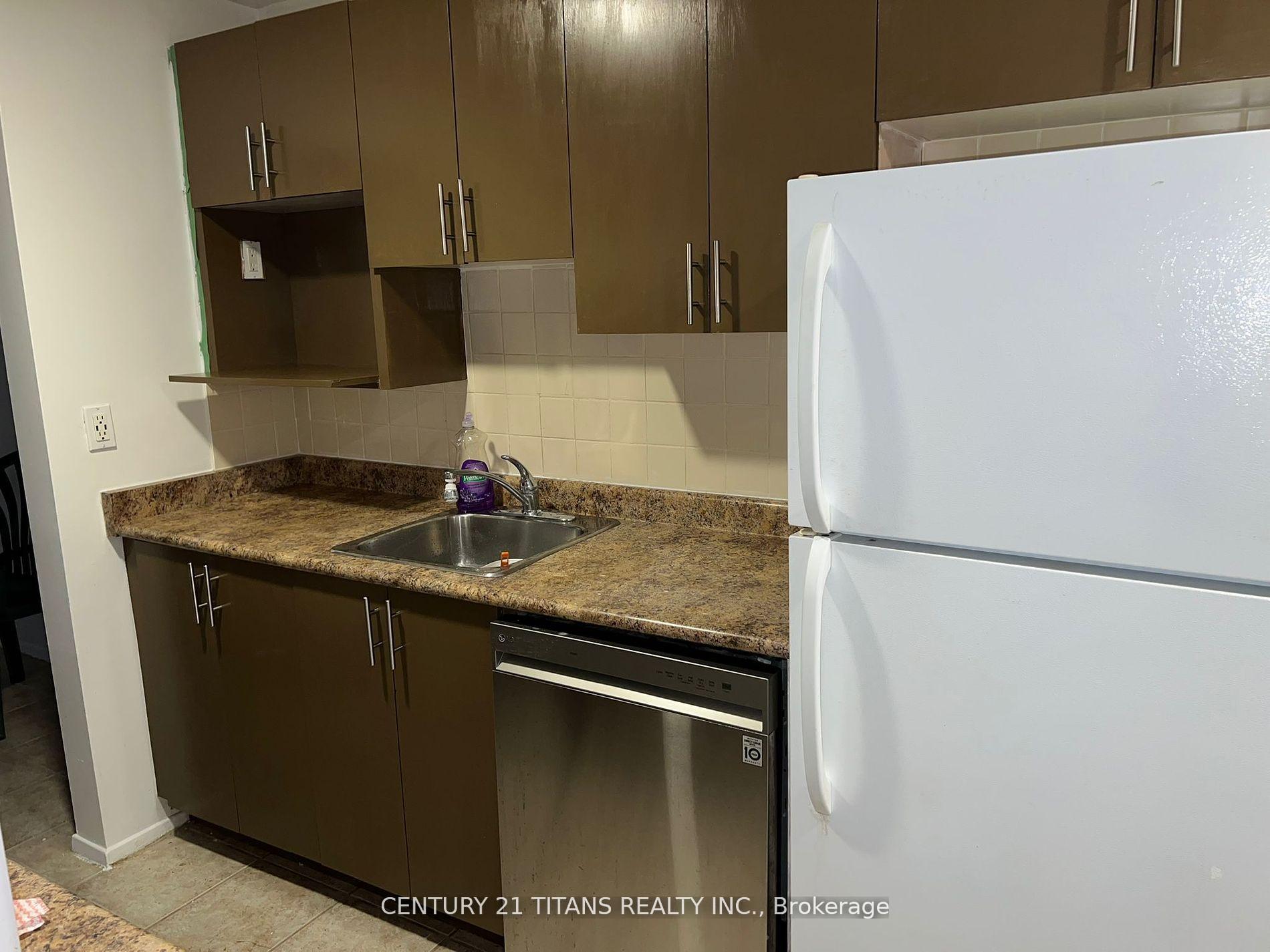 Photo of Unit 702, 931 Wonderland Road