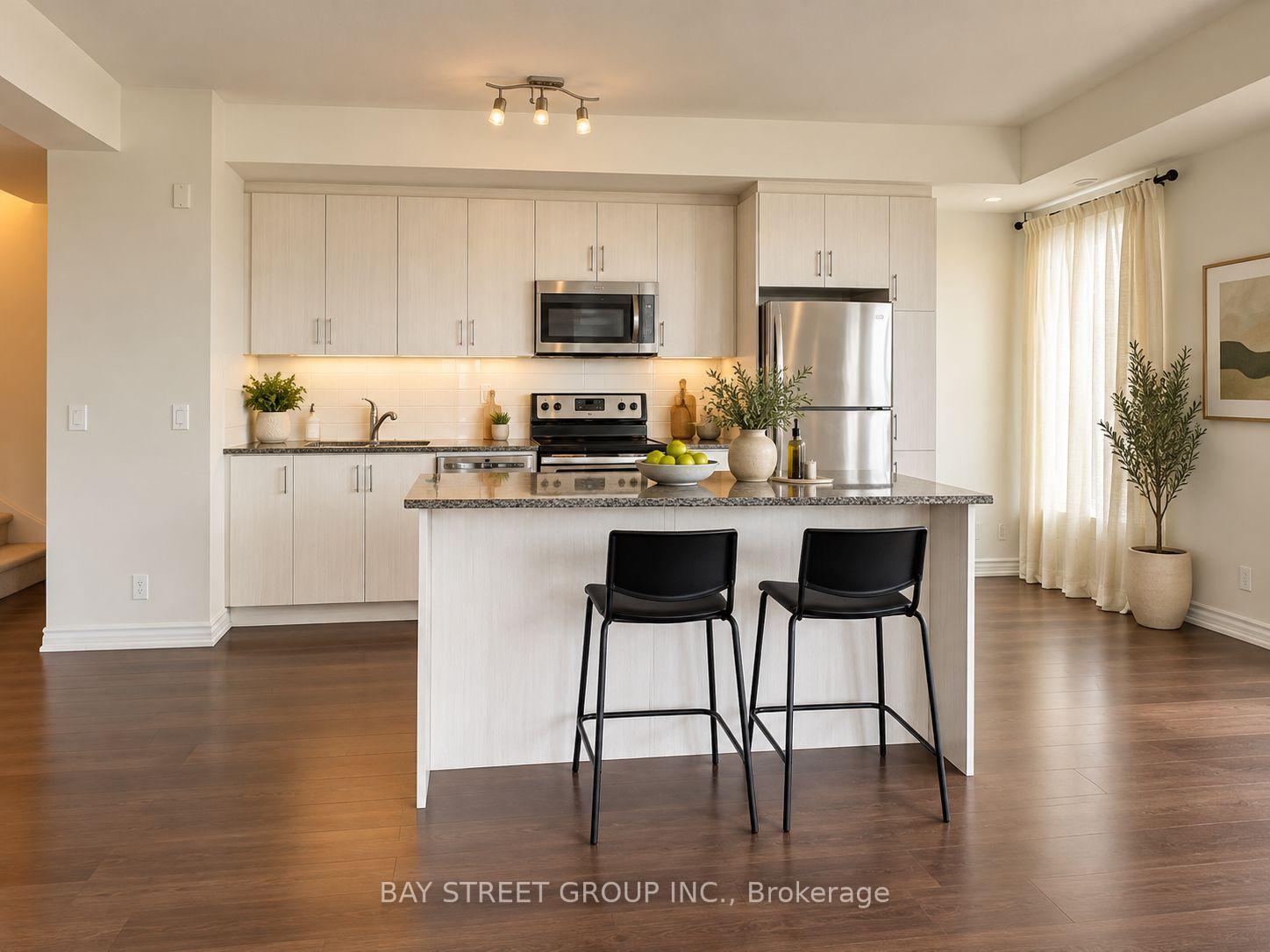 Photo 3 of Unit 15, 115 long branch Avenue, Etobicoke, Long Branch — HOMEH