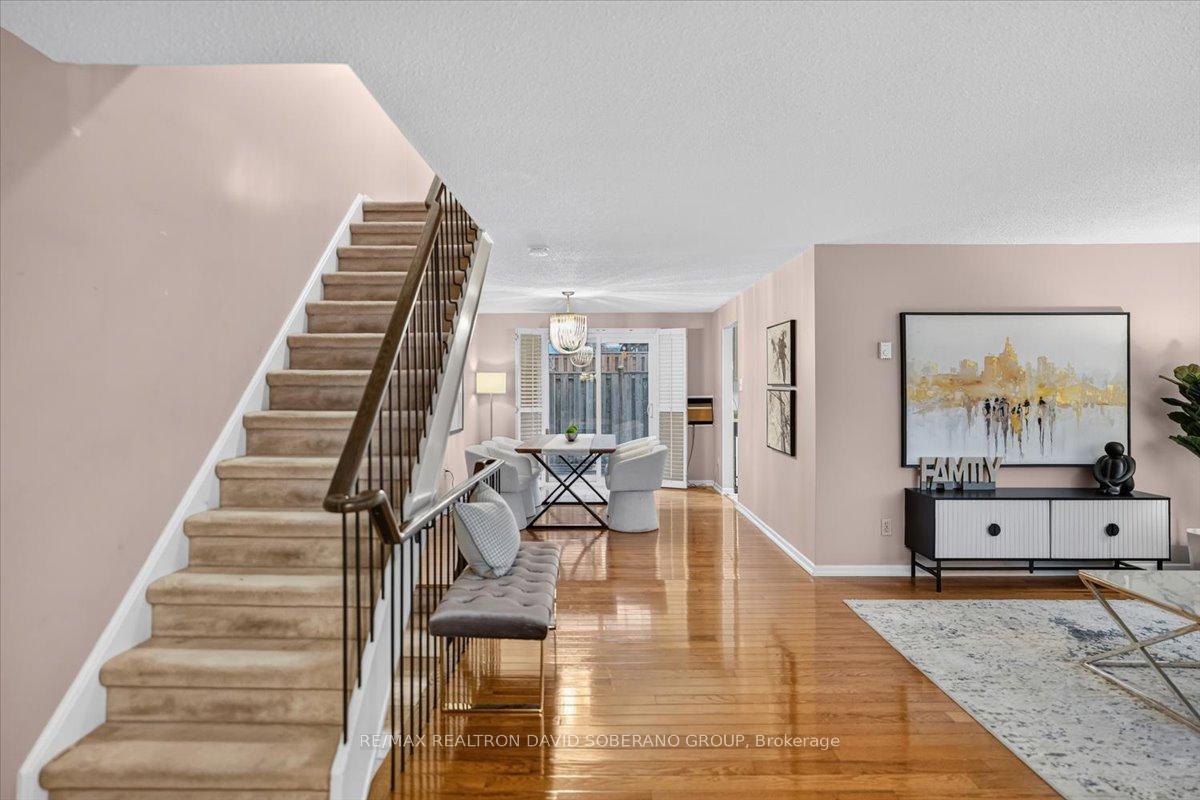 Photo 4 of 52 Antibes Drive, North York, Westminster-Branson — HOMEH