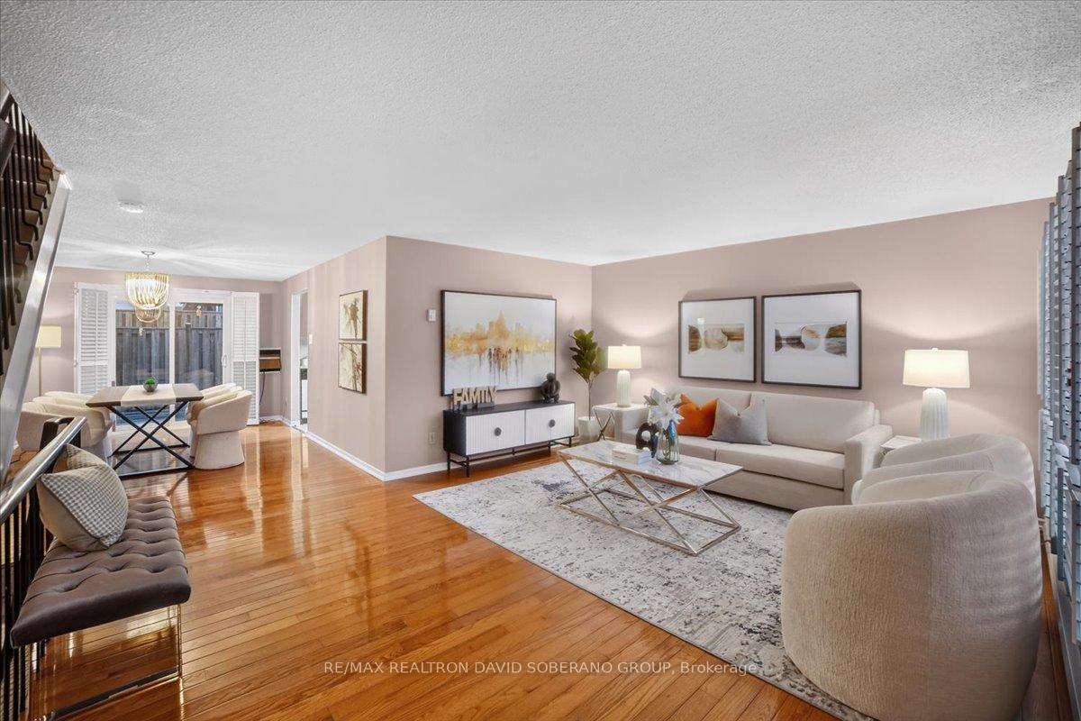Photo 8 of 52 Antibes Drive, North York, Westminster-Branson — HOMEH
