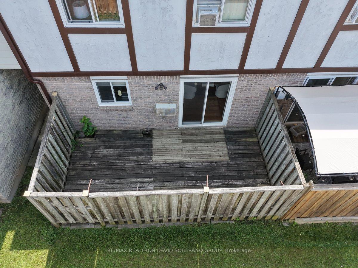 Photo 12 of 52 Antibes Drive, North York, Westminster-Branson — HOMEH