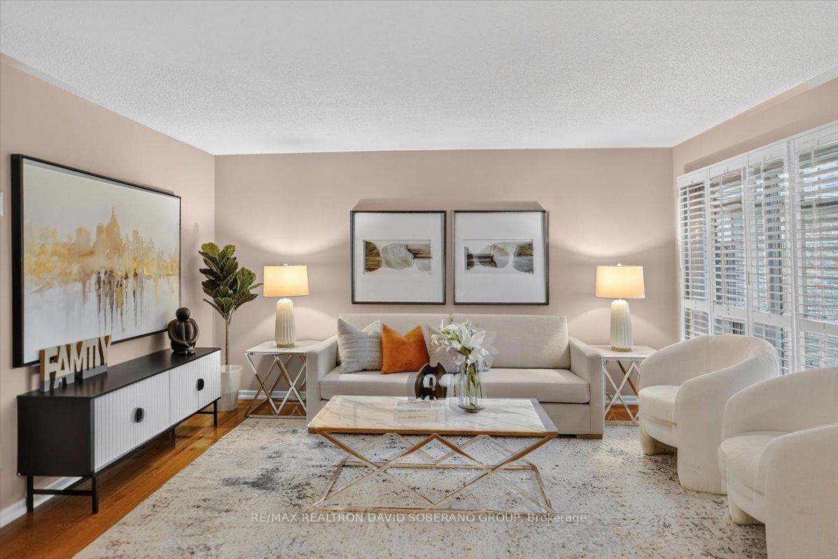 Photo 14 of 52 Antibes Drive, North York, Westminster-Branson — HOMEH