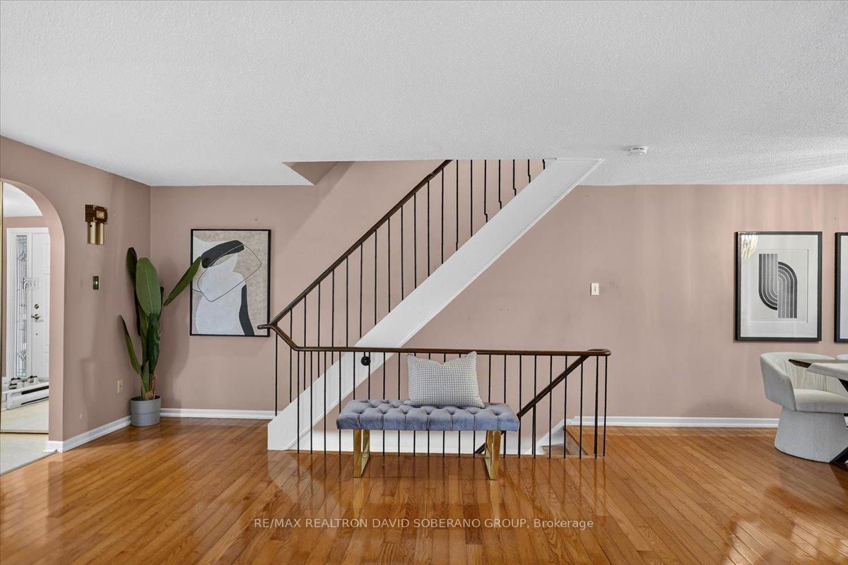 Photo 16 of 52 Antibes Drive, North York, Westminster-Branson — HOMEH