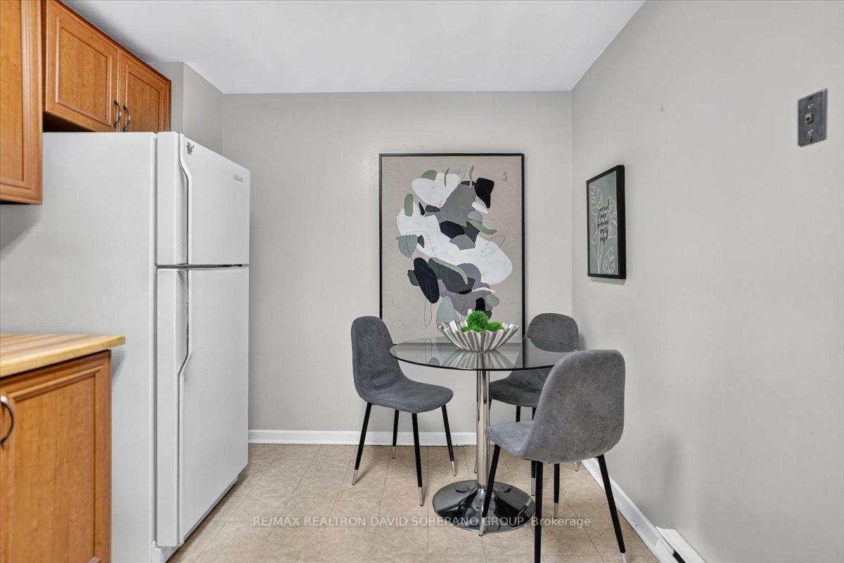 Photo 20 of 52 Antibes Drive, North York, Westminster-Branson — HOMEH