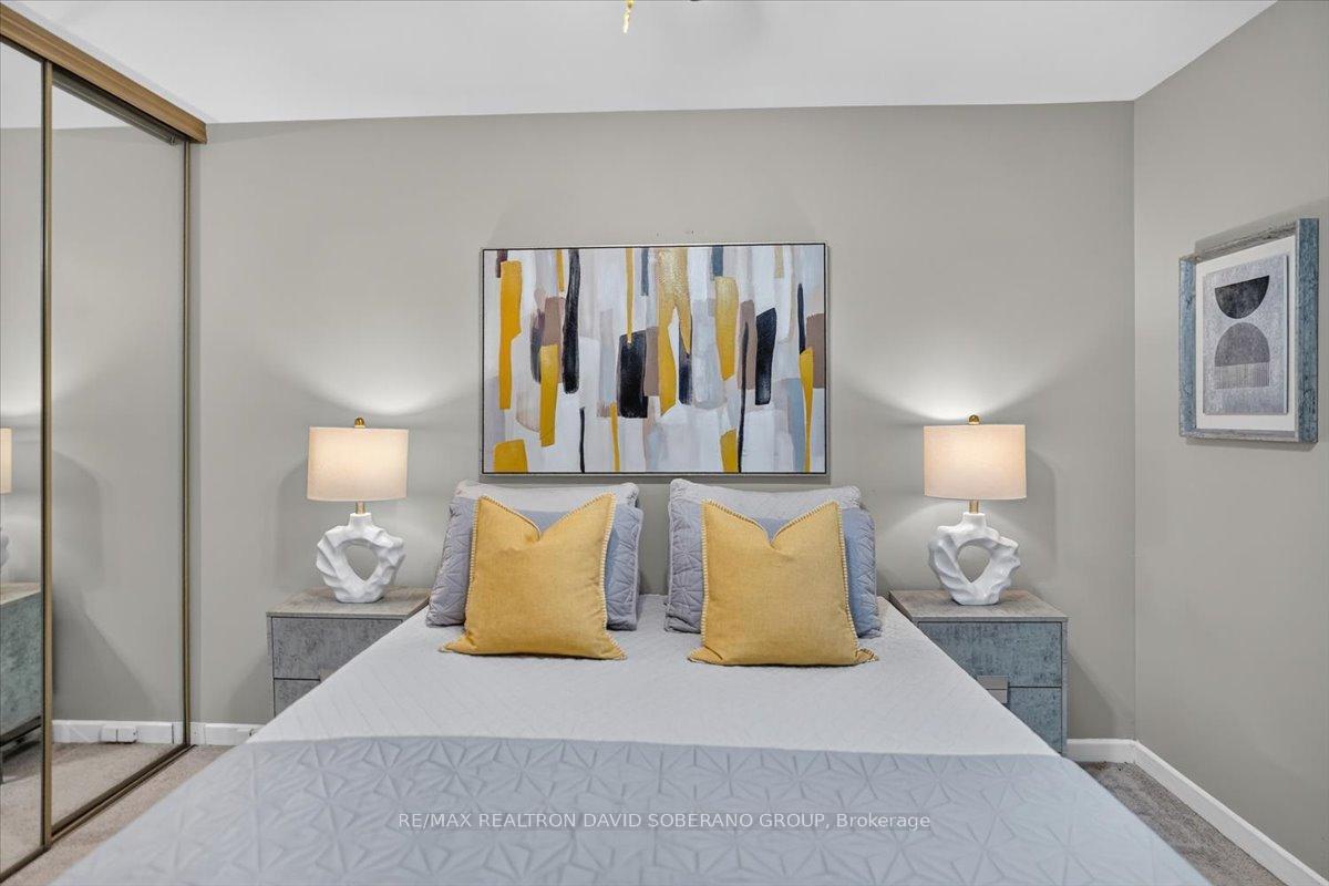 Photo 33 of 52 Antibes Drive, North York, Westminster-Branson — HOMEH