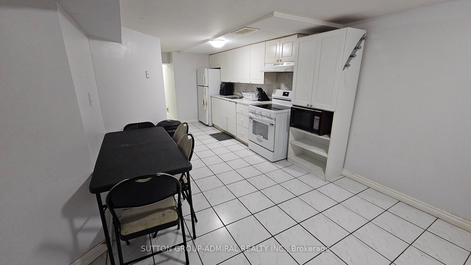 Photo 2 of Unit Bsmt, 109 Sheldon Avenue, Newmarket, Bristol-London — HOMEH