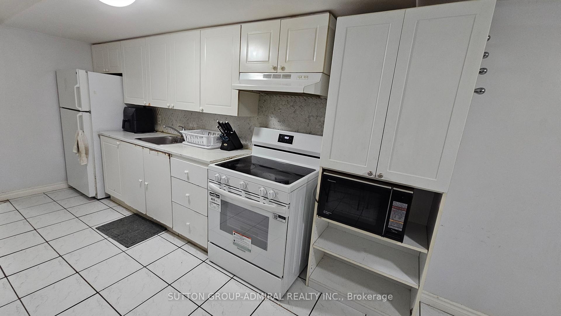 Photo 3 of Unit Bsmt, 109 Sheldon Avenue, Newmarket, Bristol-London — HOMEH