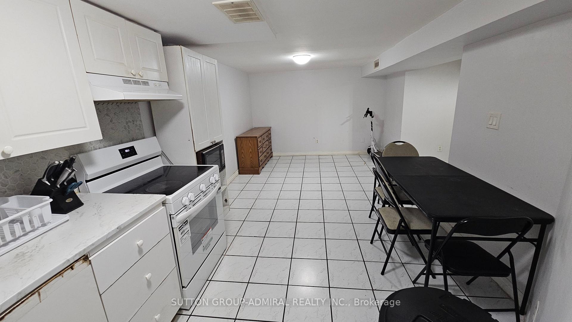Photo 4 of Unit Bsmt, 109 Sheldon Avenue, Newmarket, Bristol-London — HOMEH