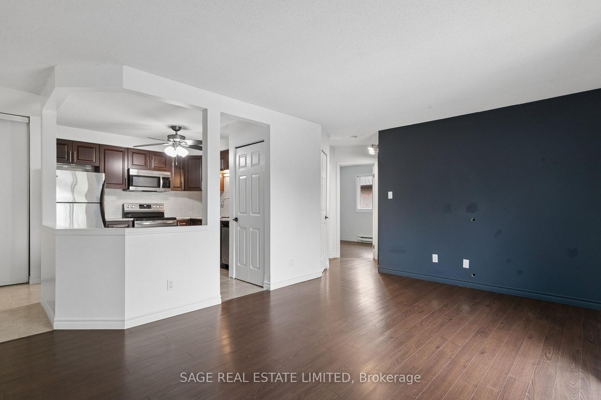 Photo of Unit 10, 327 Northlake Drive