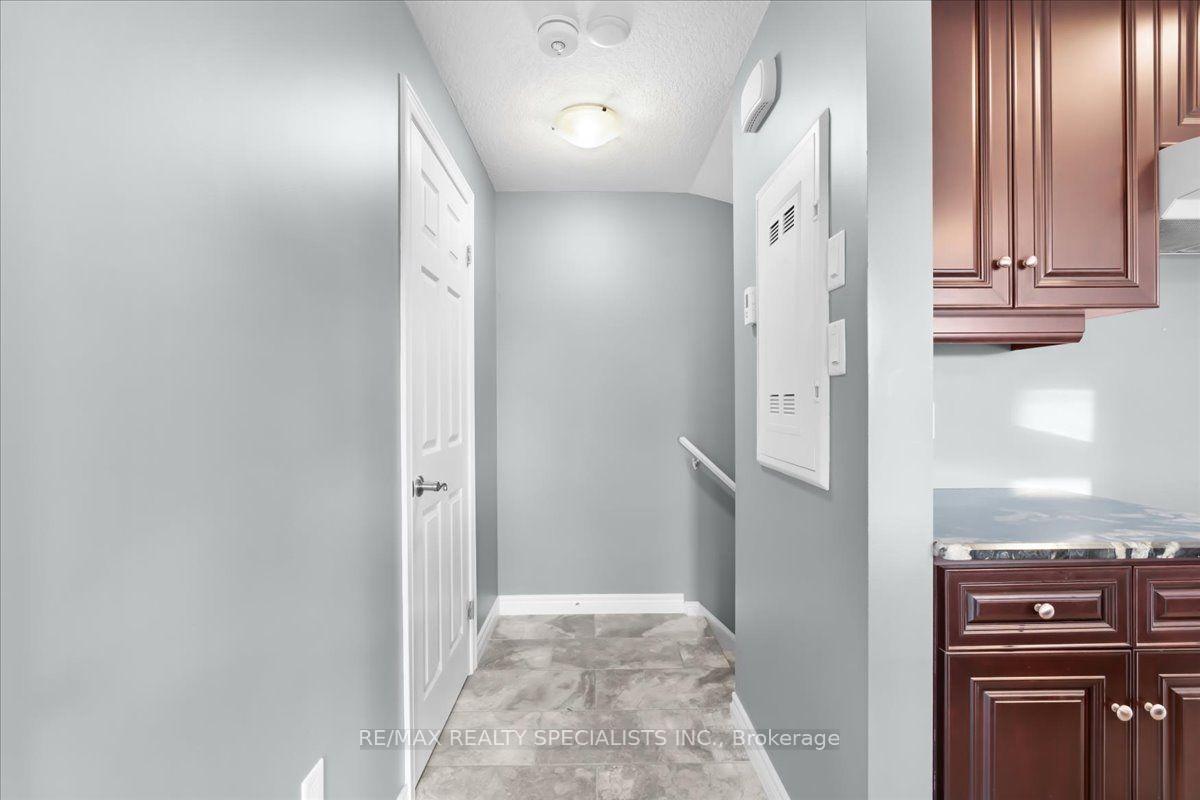 Photo 9 of Unit E8, 70 Willowrun Drive, Kitchener, Idlewood/Lackner Woods — HOMEH