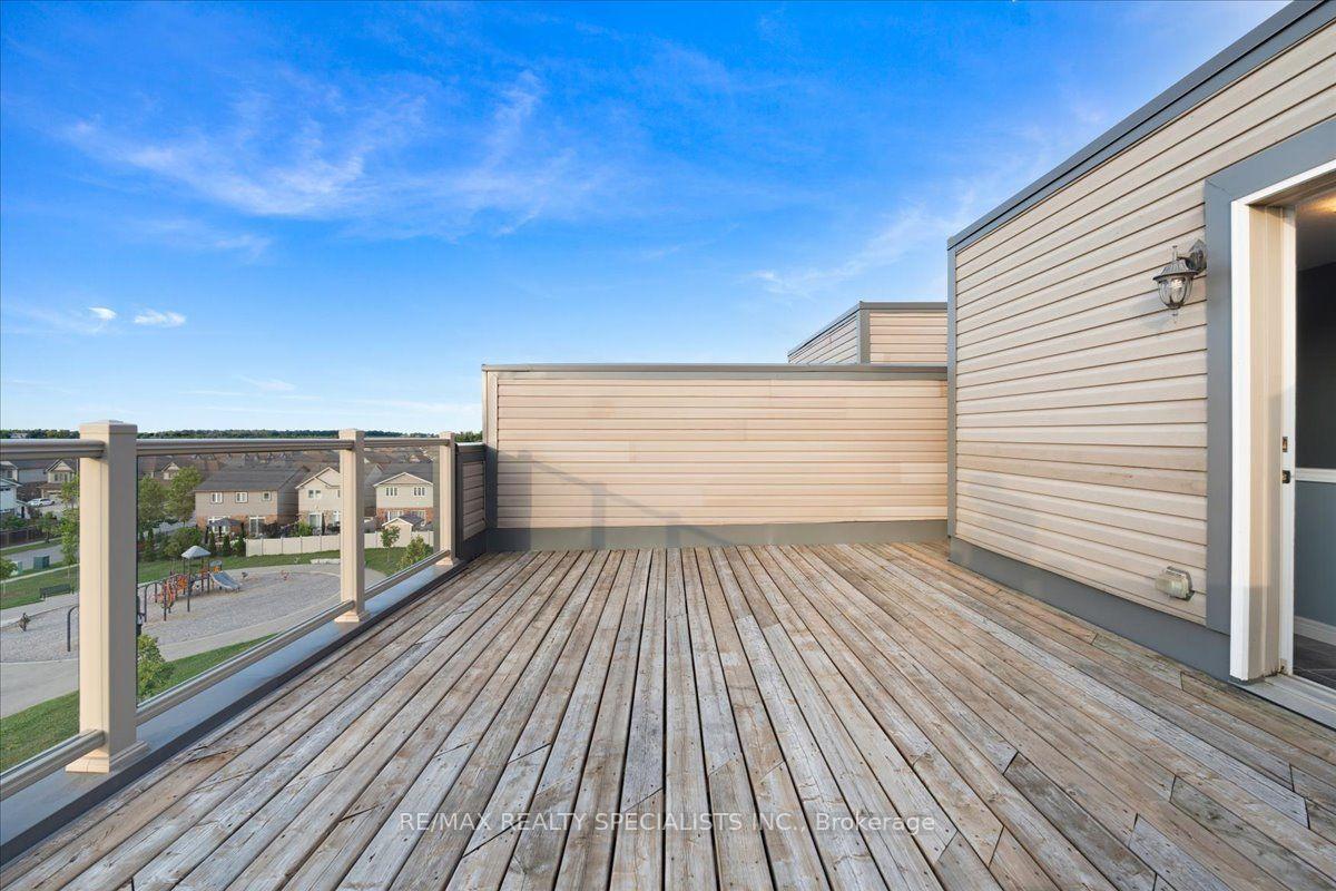 Photo 32 of Unit E8, 70 Willowrun Drive, Kitchener, Idlewood/Lackner Woods — HOMEH