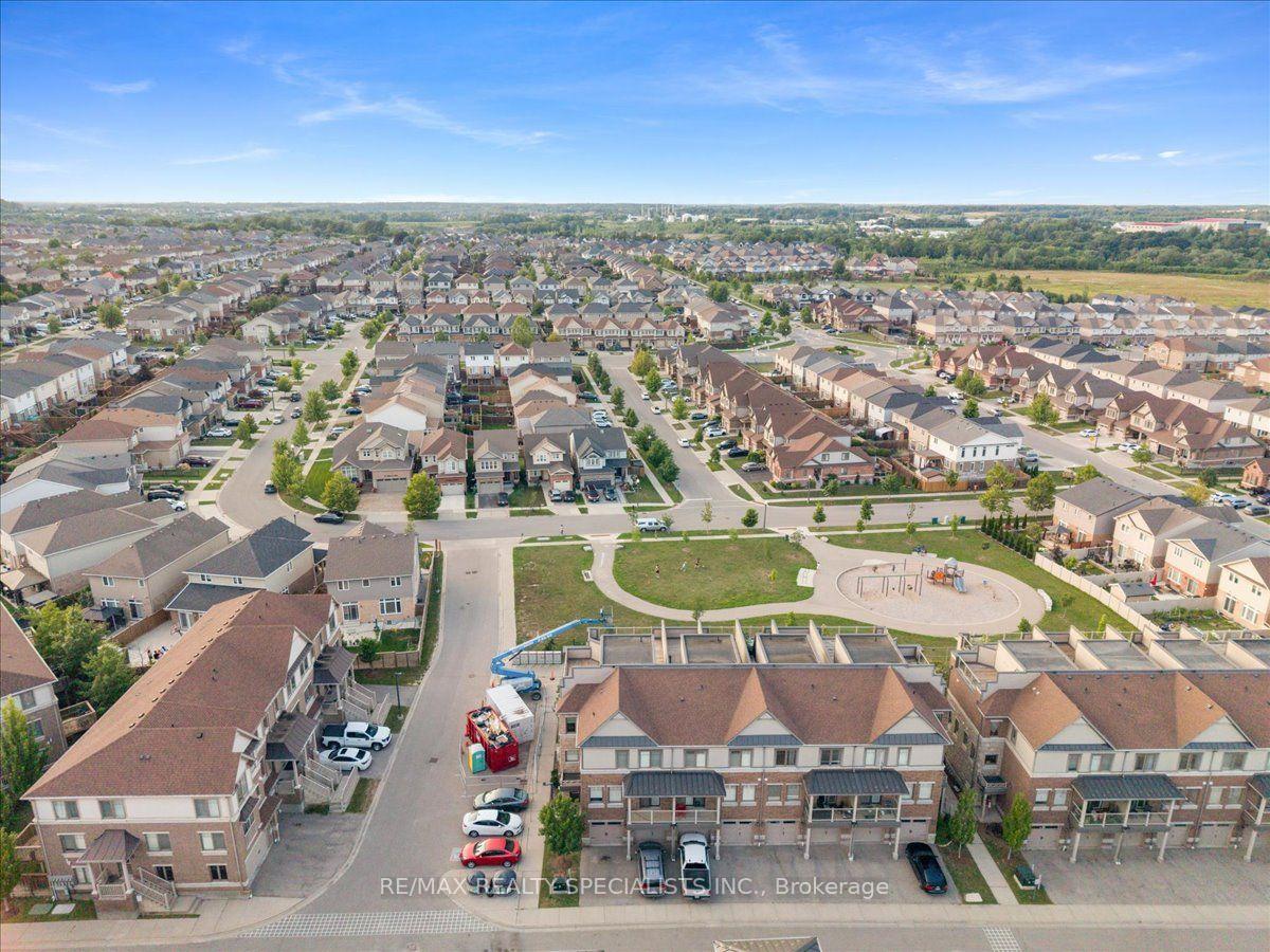 Photo 41 of Unit E8, 70 Willowrun Drive, Kitchener, Idlewood/Lackner Woods — HOMEH