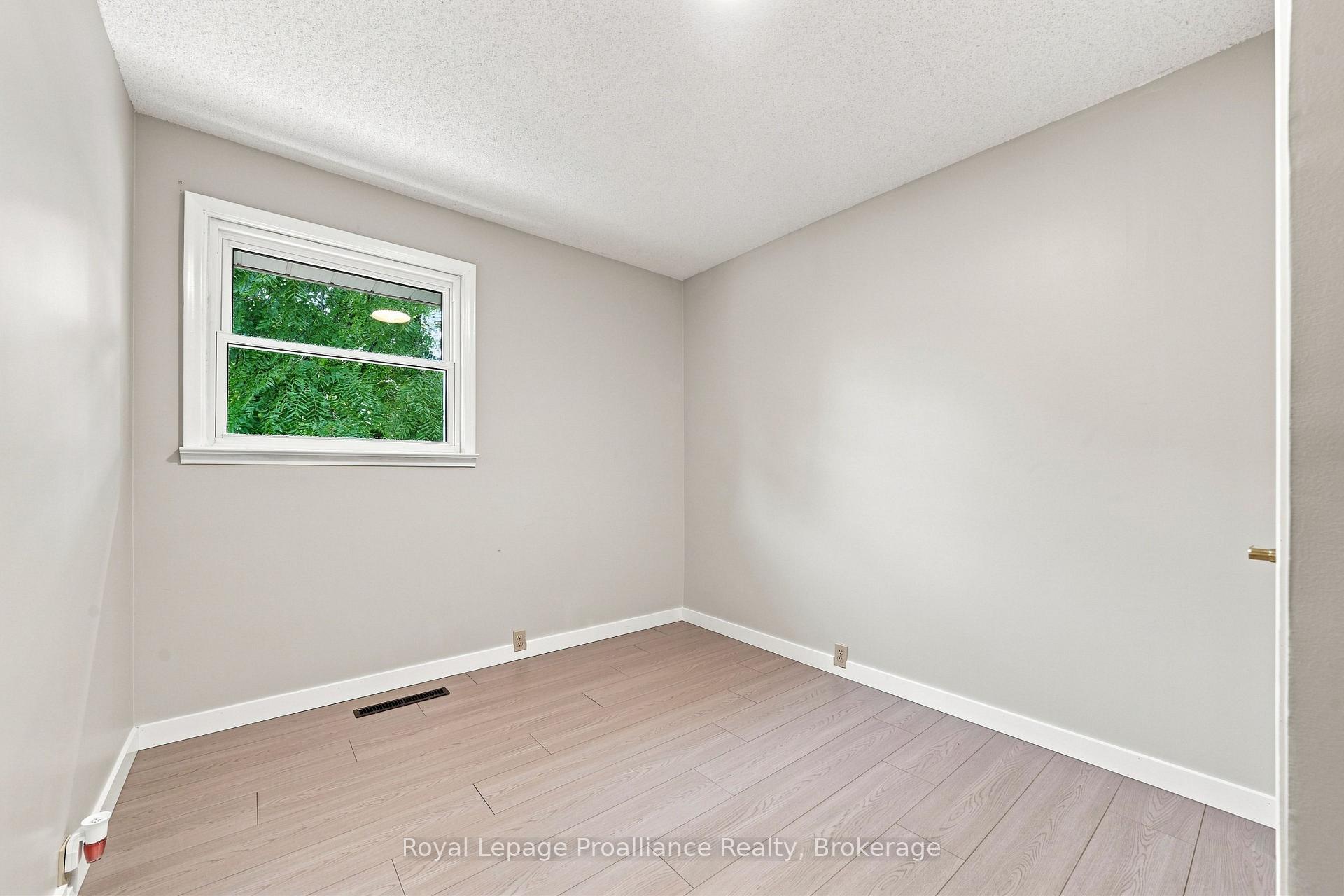 Photo 40 of 15 Elvins Gardens, Belleville, Belleville Ward — HOMEH