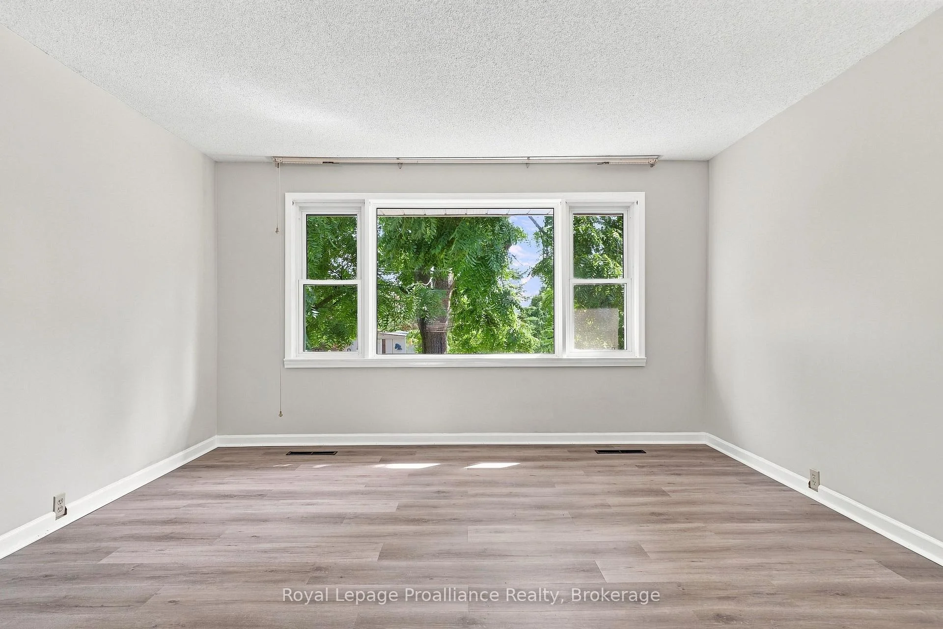 Photo 17 of 15 Elvins Gardens, Belleville, Belleville Ward — HOMEH