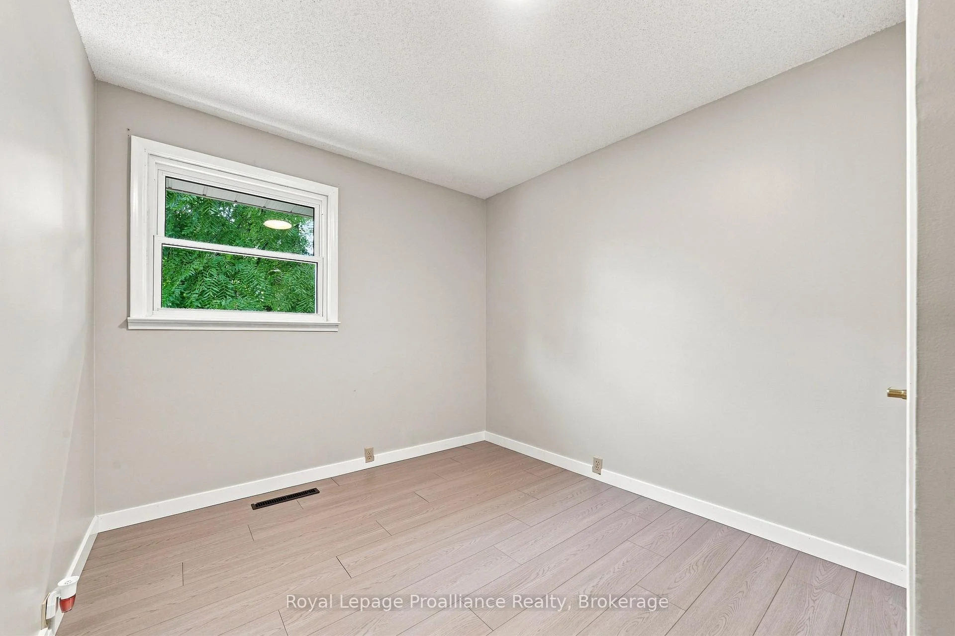 Photo 25 of 15 Elvins Gardens, Belleville, Belleville Ward — HOMEH