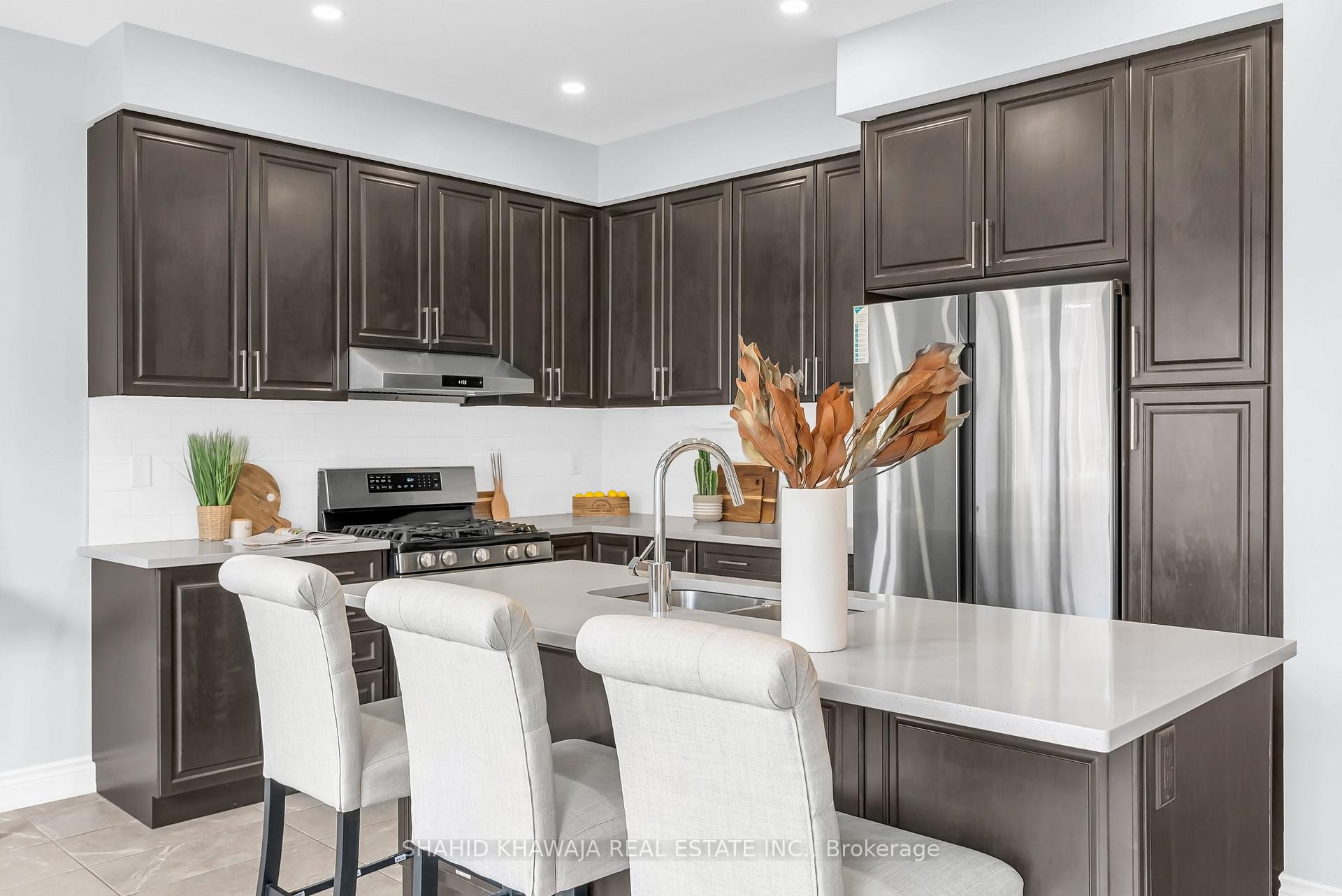 Photo 13 of 1221 Raspberry Terrace, Milton, Ford — HOMEH