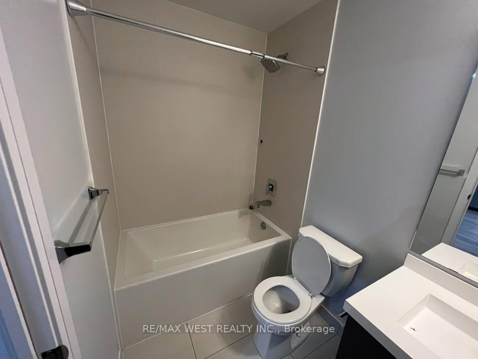 Photo 5 of Unit 301, 7895 Jane Street, Vaughan, Concord — HOMEH