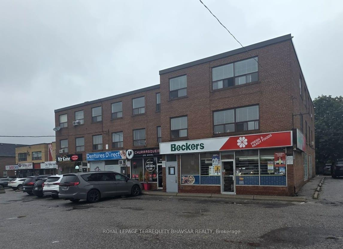 Photo 3 of Unit 3, 2827 Weston Road, North York, Humberlea-Pelmo Park — HOMEH