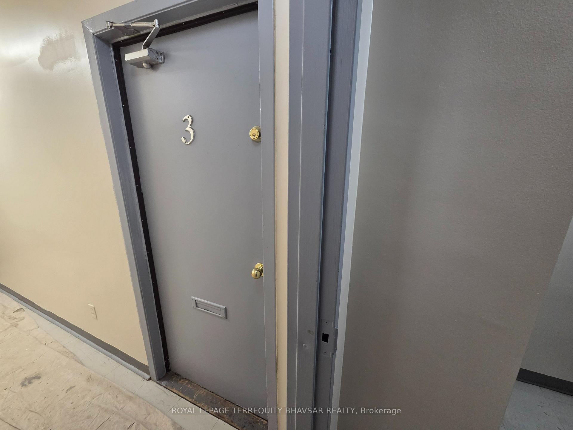 Photo 5 of Unit 3, 2827 Weston Road, North York, Humberlea-Pelmo Park — HOMEH