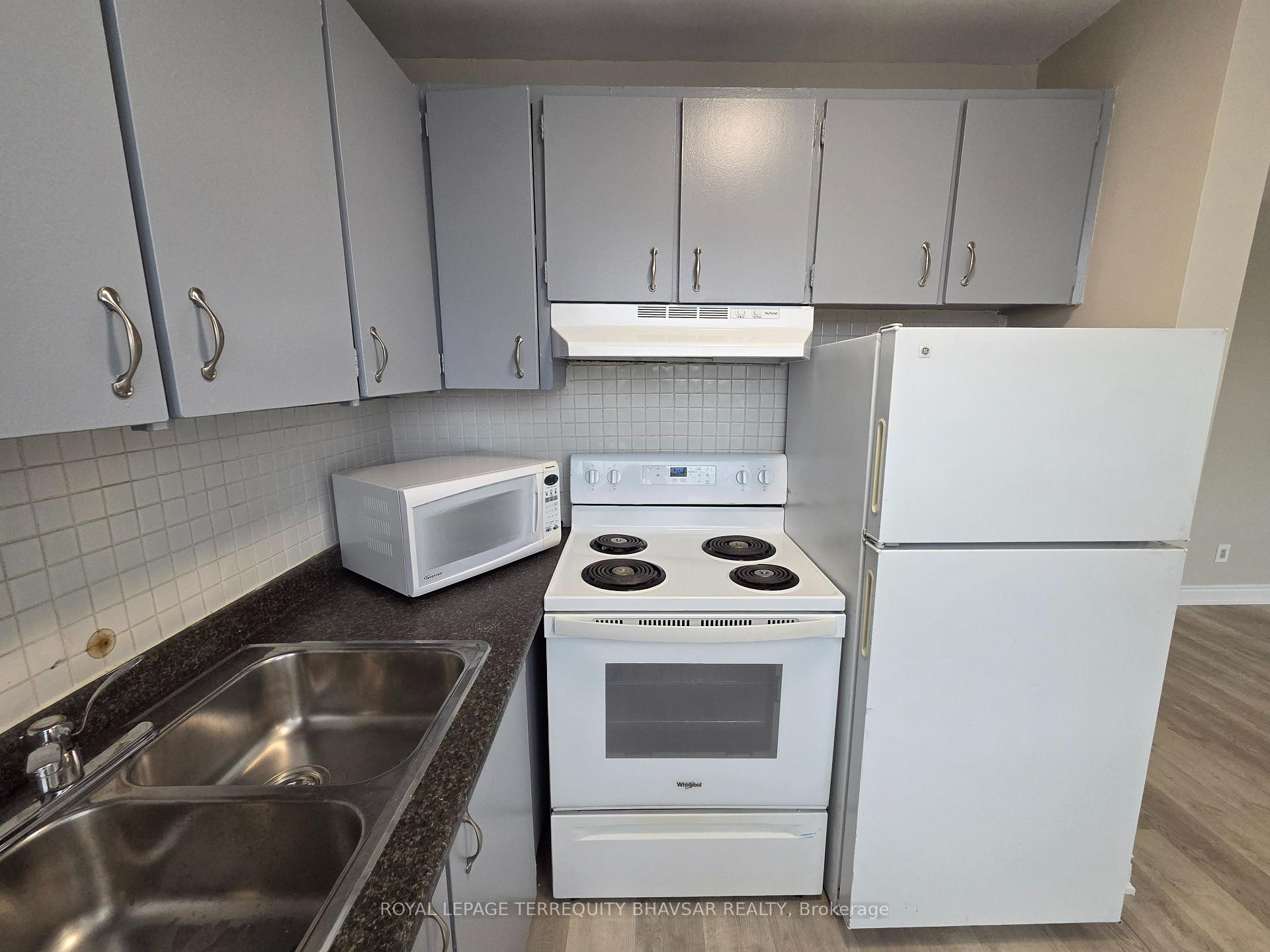 Photo 13 of Unit 3, 2827 Weston Road, North York, Humberlea-Pelmo Park — HOMEH