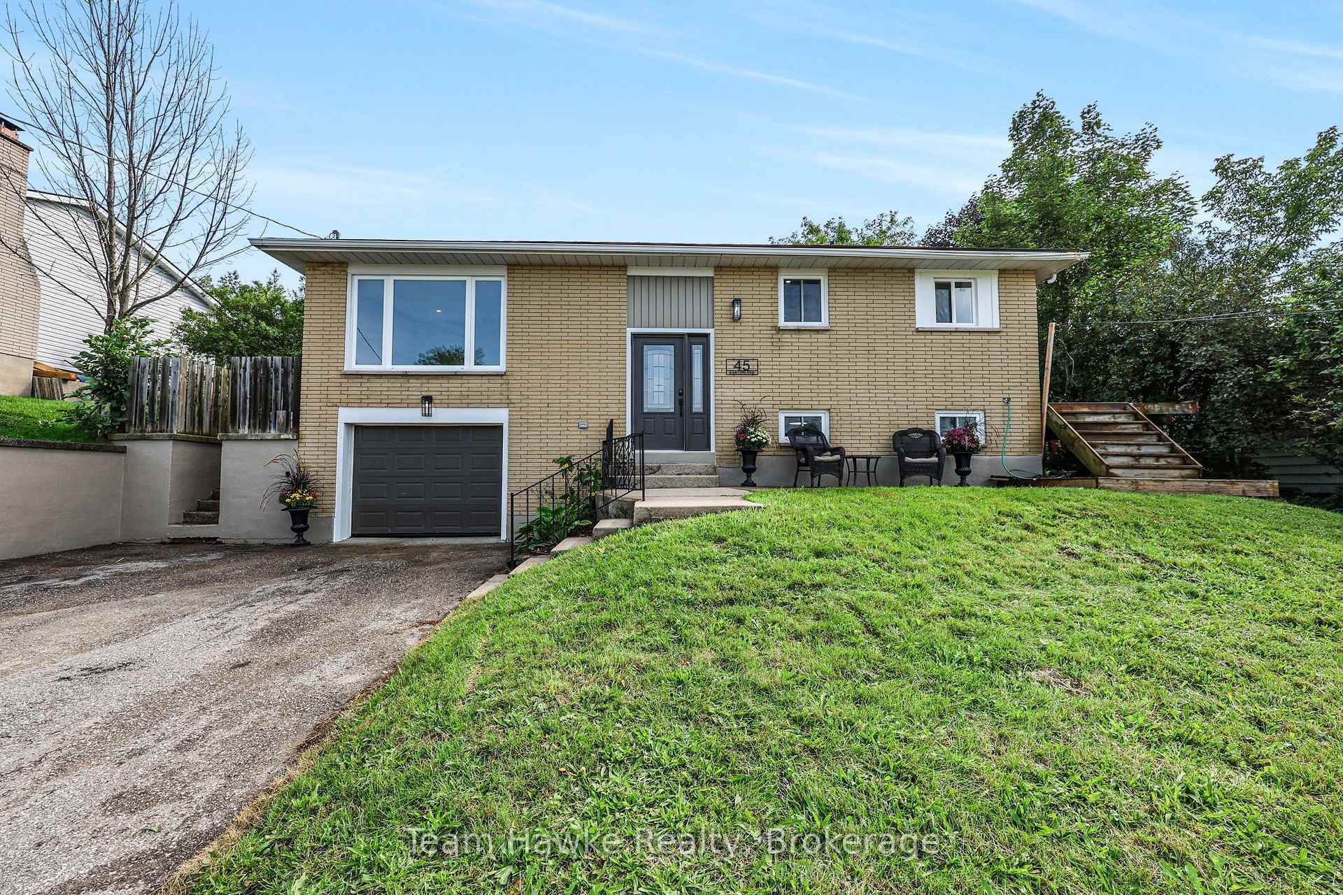 Photo 2 of 45 Easton Avenue, Tay, Rural Tay — HOMEH