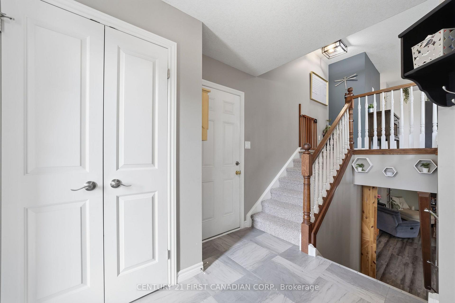 Photo 8 of 102 Watson Street, Lucan Biddulph, Lucan — HOMEH