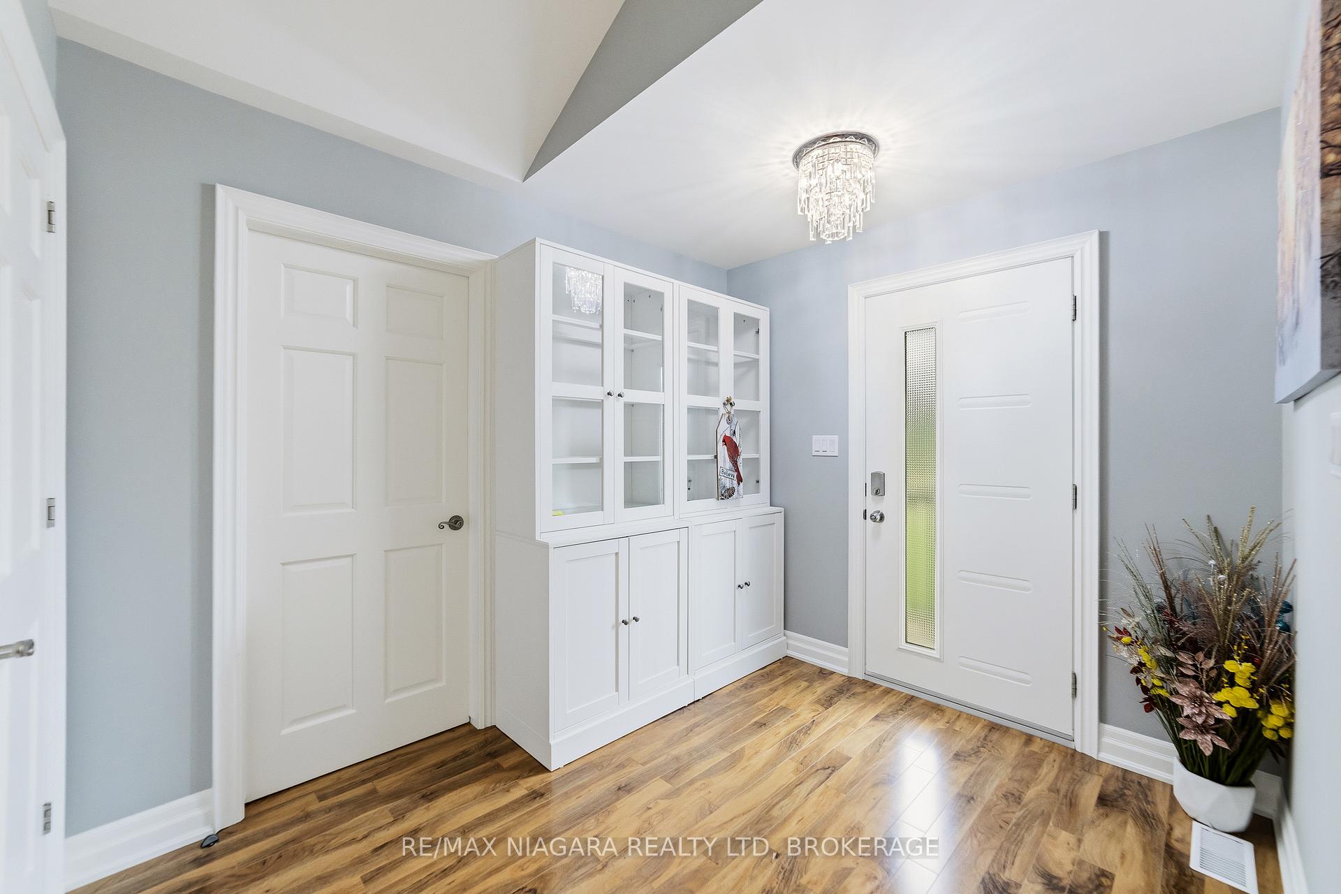 Photo 7 of 2876 3 Highway E, Port Colborne, Bethel — HOMEH