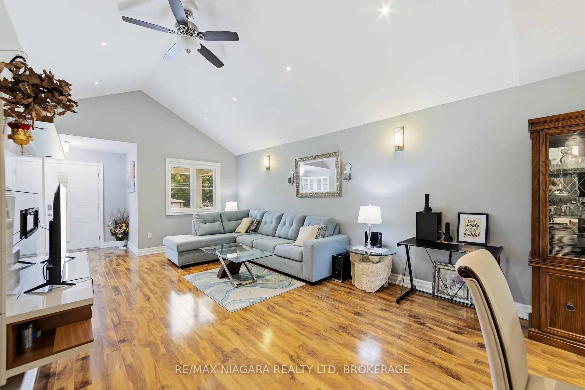Photo 11 of 2876 3 Highway E, Port Colborne, Bethel — HOMEH