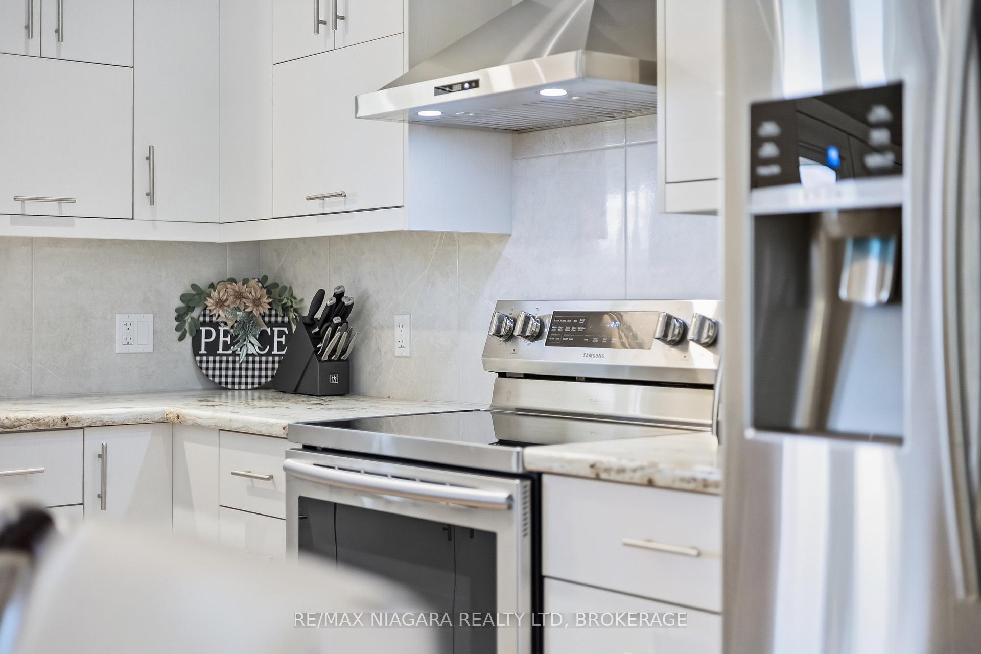 Photo 16 of 2876 3 Highway E, Port Colborne, Bethel — HOMEH