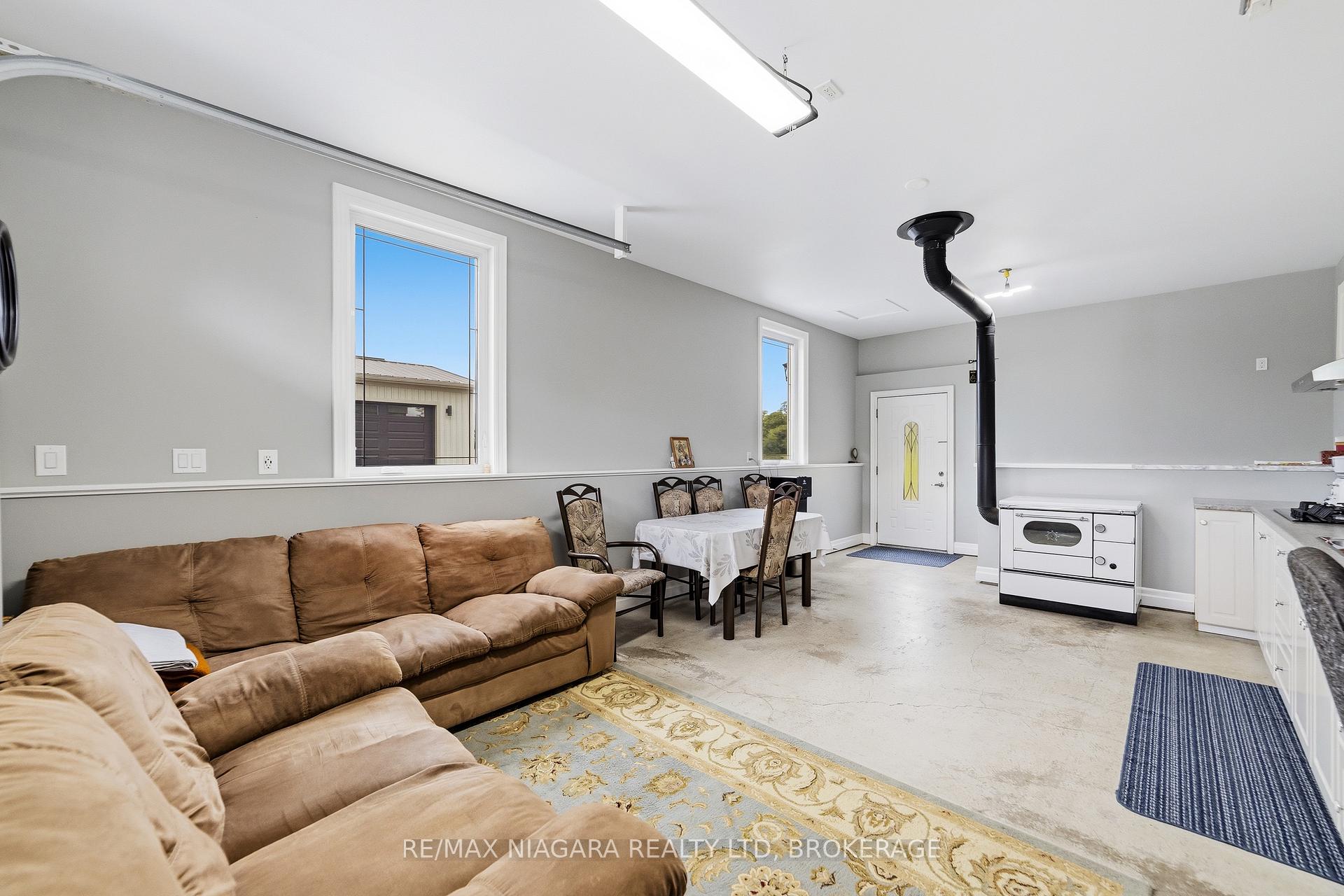 Photo 33 of 2876 3 Highway E, Port Colborne, Bethel — HOMEH