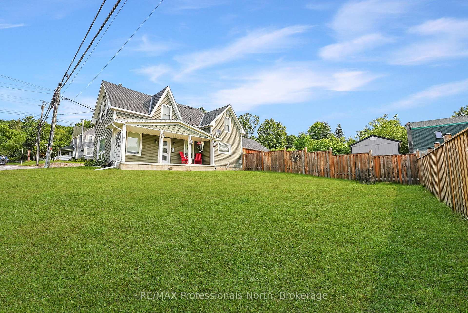 Photo 3 of 33 Maple Avenue, Dysart et al, Dysart — HOMEH