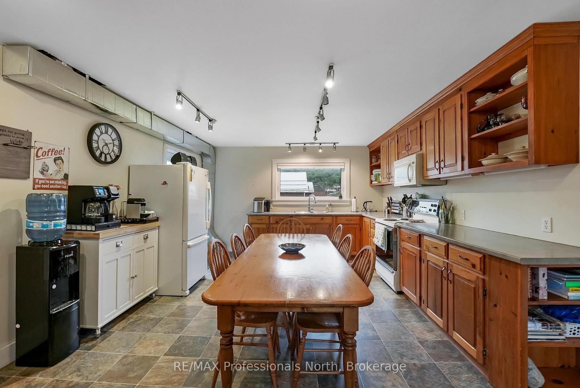 Photo 11 of 33 Maple Avenue, Dysart et al, Dysart — HOMEH