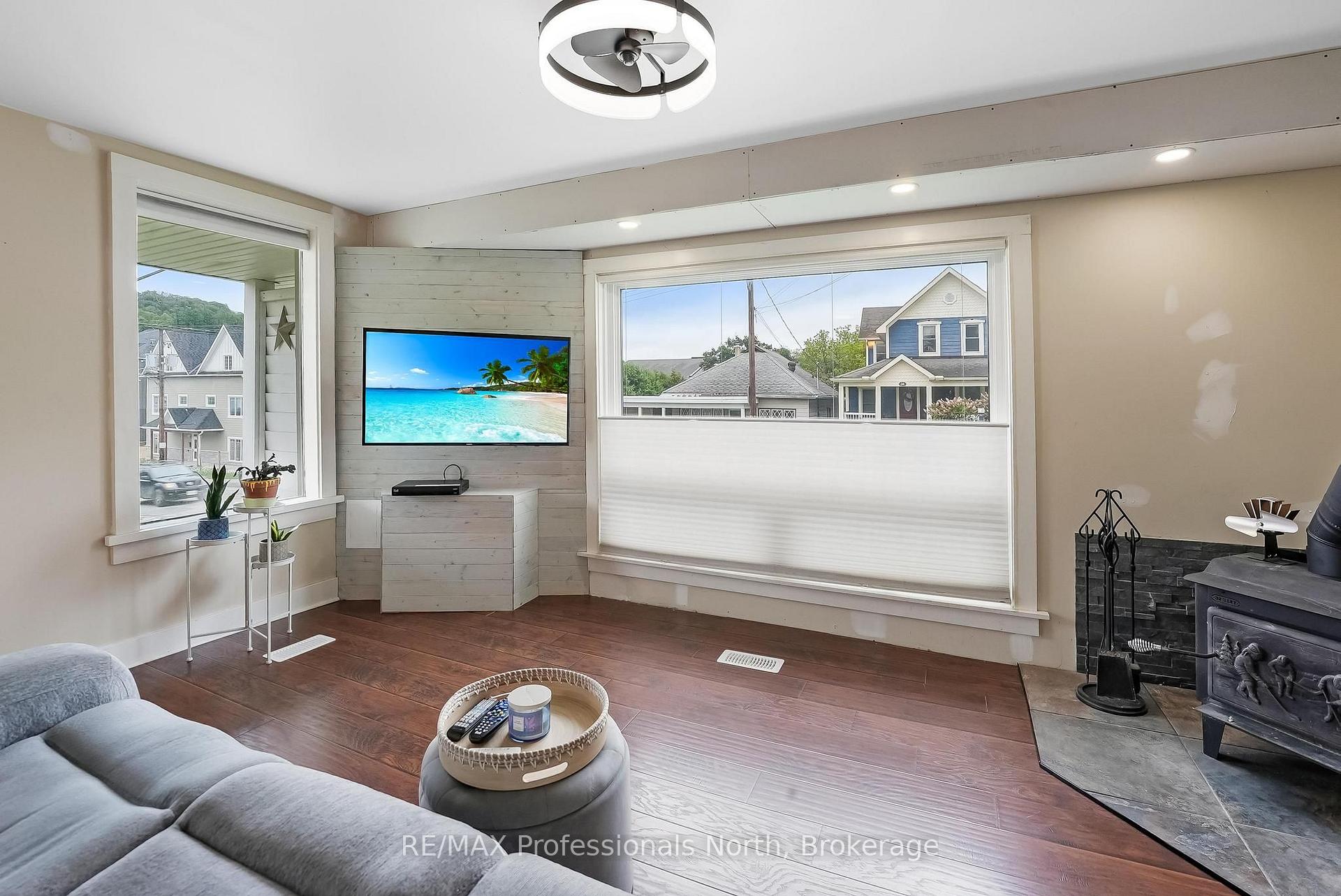 Photo 16 of 33 Maple Avenue, Dysart et al, Dysart — HOMEH