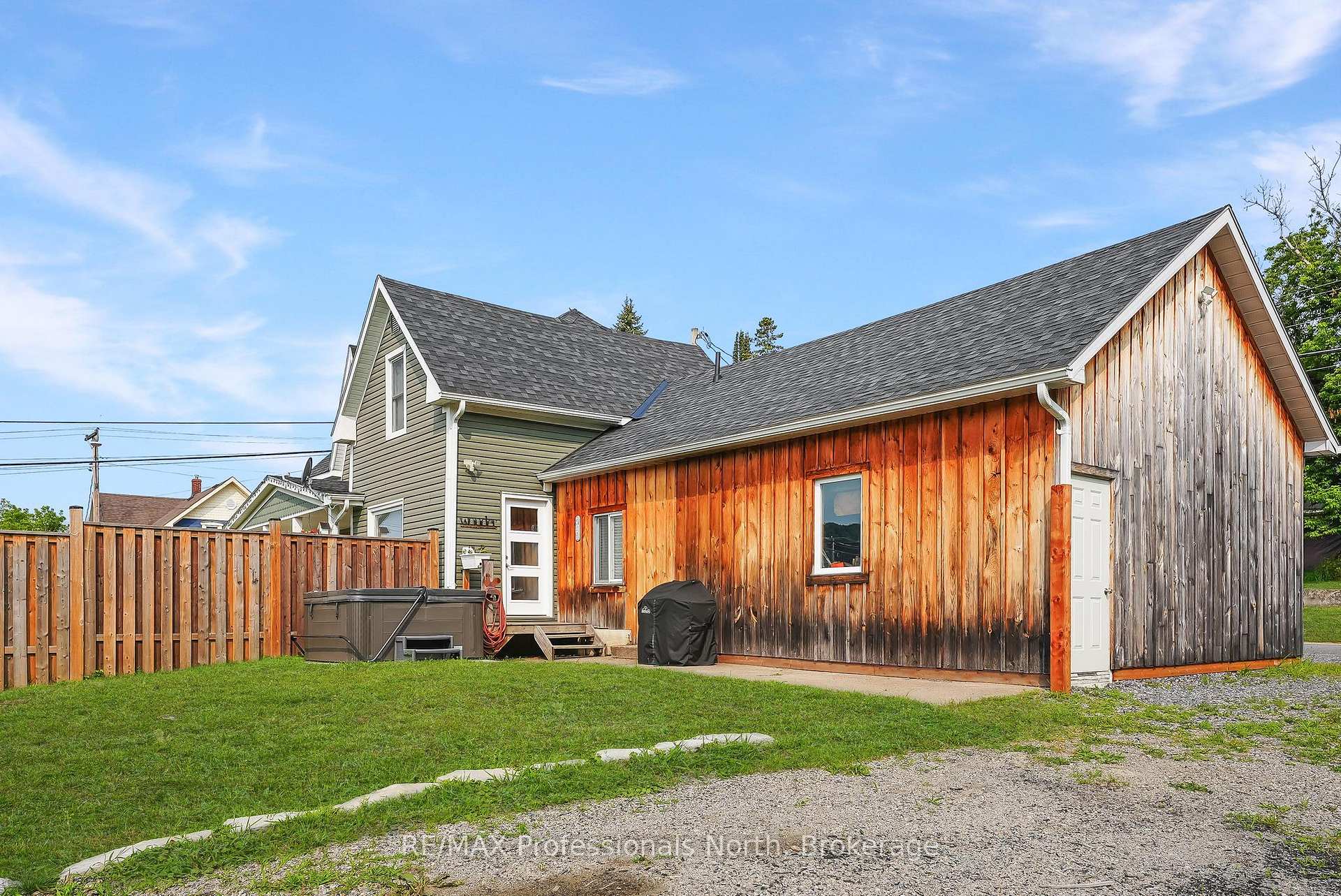 Photo 43 of 33 Maple Avenue, Dysart et al, Dysart — HOMEH