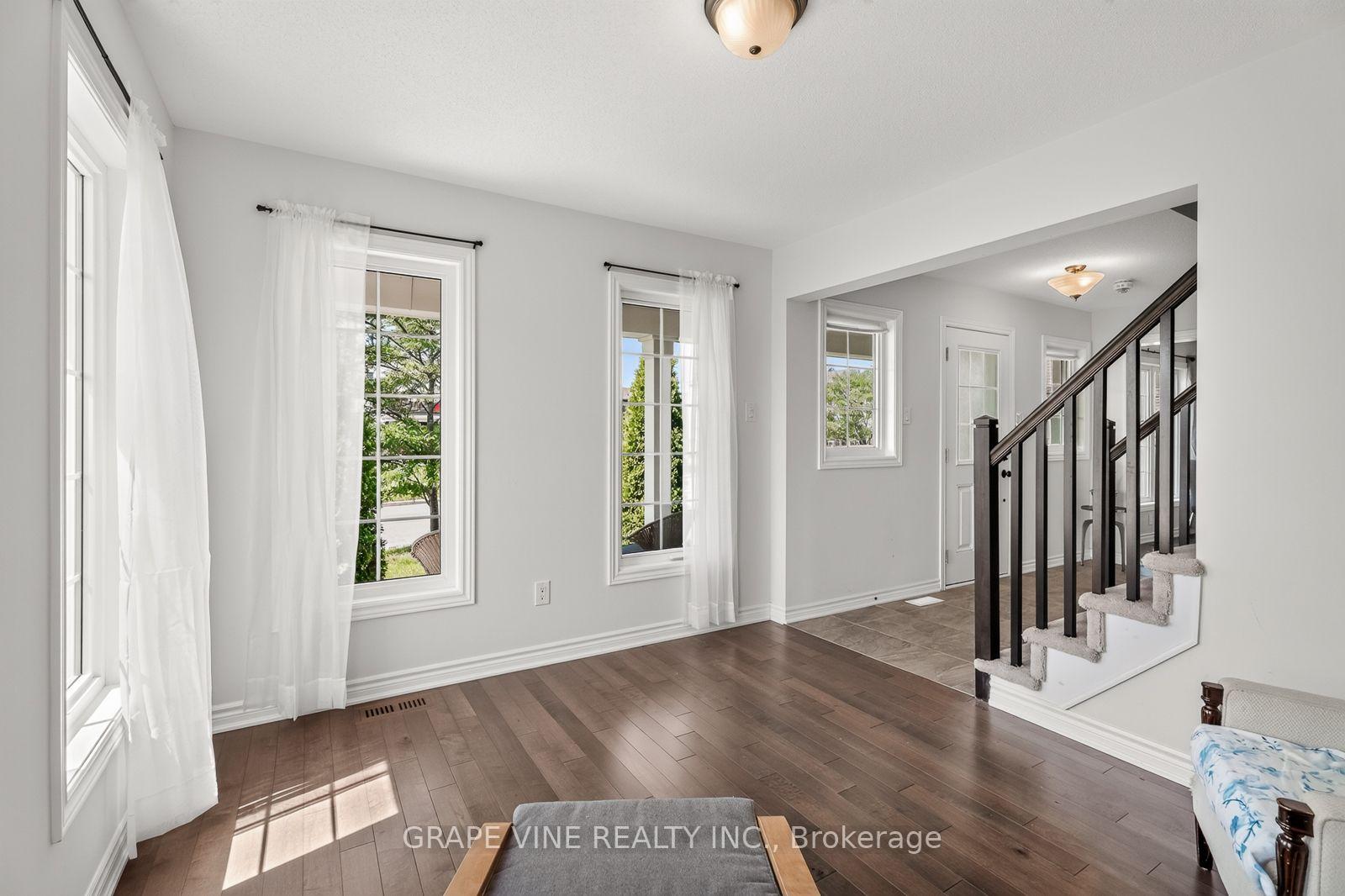 Photo 6 of 210 Clintonia Street, Ottawa, Kanata - Emerald Meadows/Trailwest — HOMEH