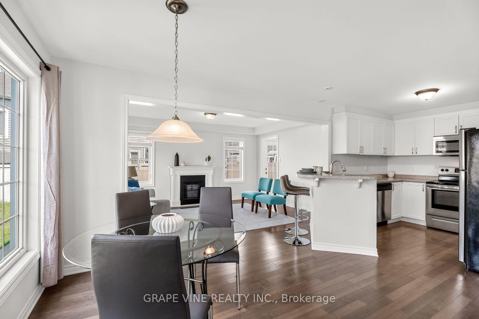 Photo 7 of 210 Clintonia Street, Ottawa, Kanata - Emerald Meadows/Trailwest — HOMEH