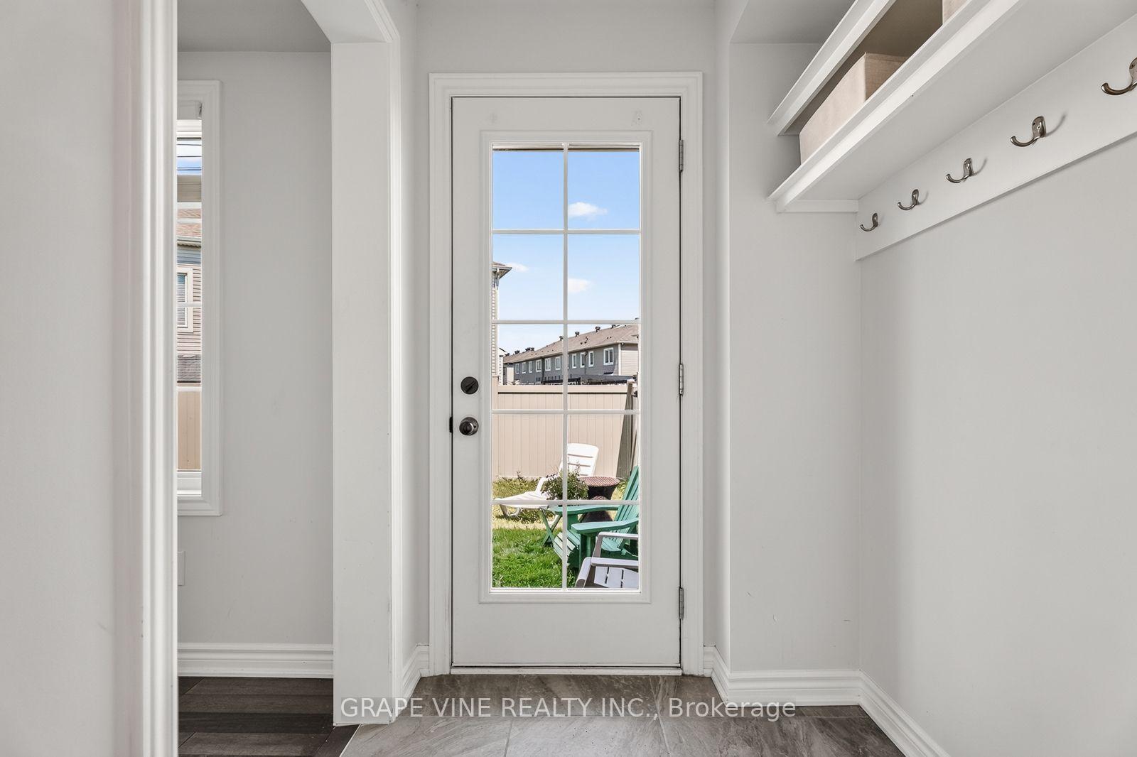 Photo 13 of 210 Clintonia Street, Ottawa, Kanata - Emerald Meadows/Trailwest — HOMEH