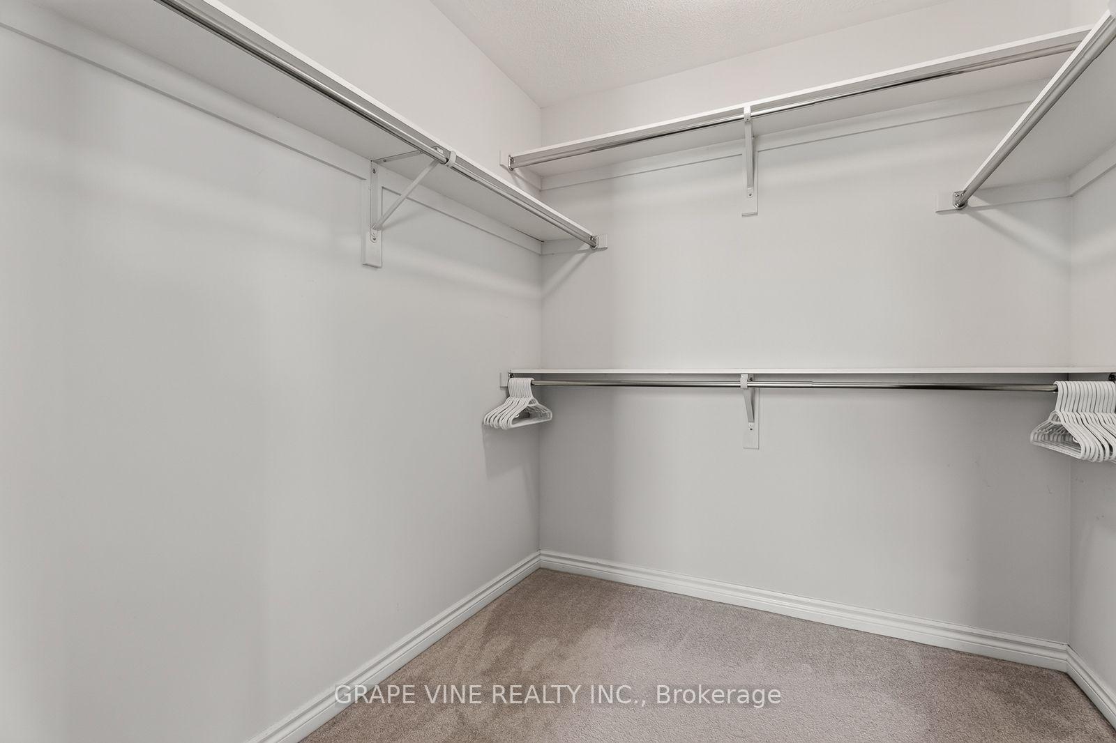 Photo 18 of 210 Clintonia Street, Ottawa, Kanata - Emerald Meadows/Trailwest — HOMEH