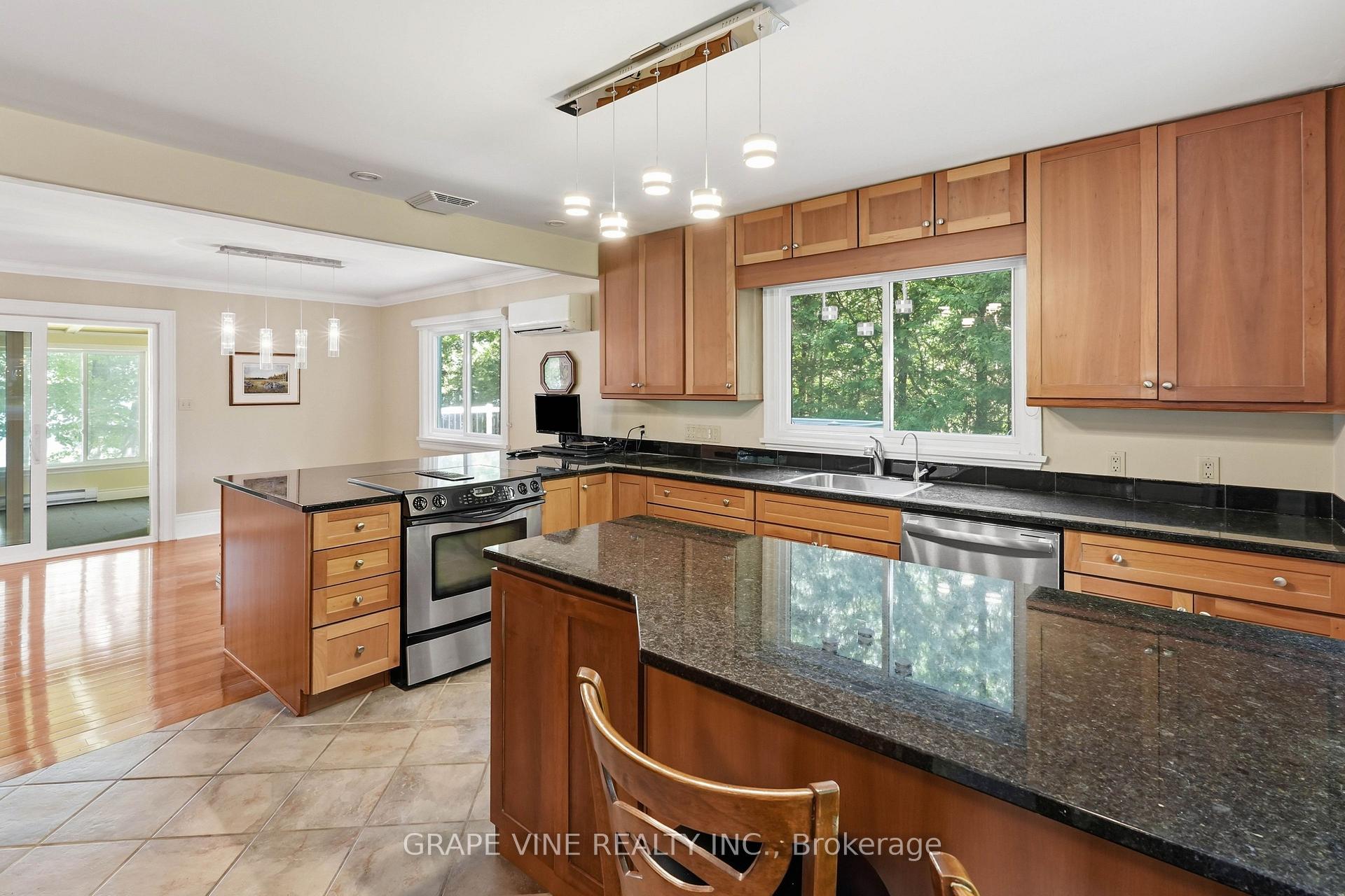 Photo 4 of 68 Goodman Crescent, Prince Edward County, South Marysburg Ward — HOMEH