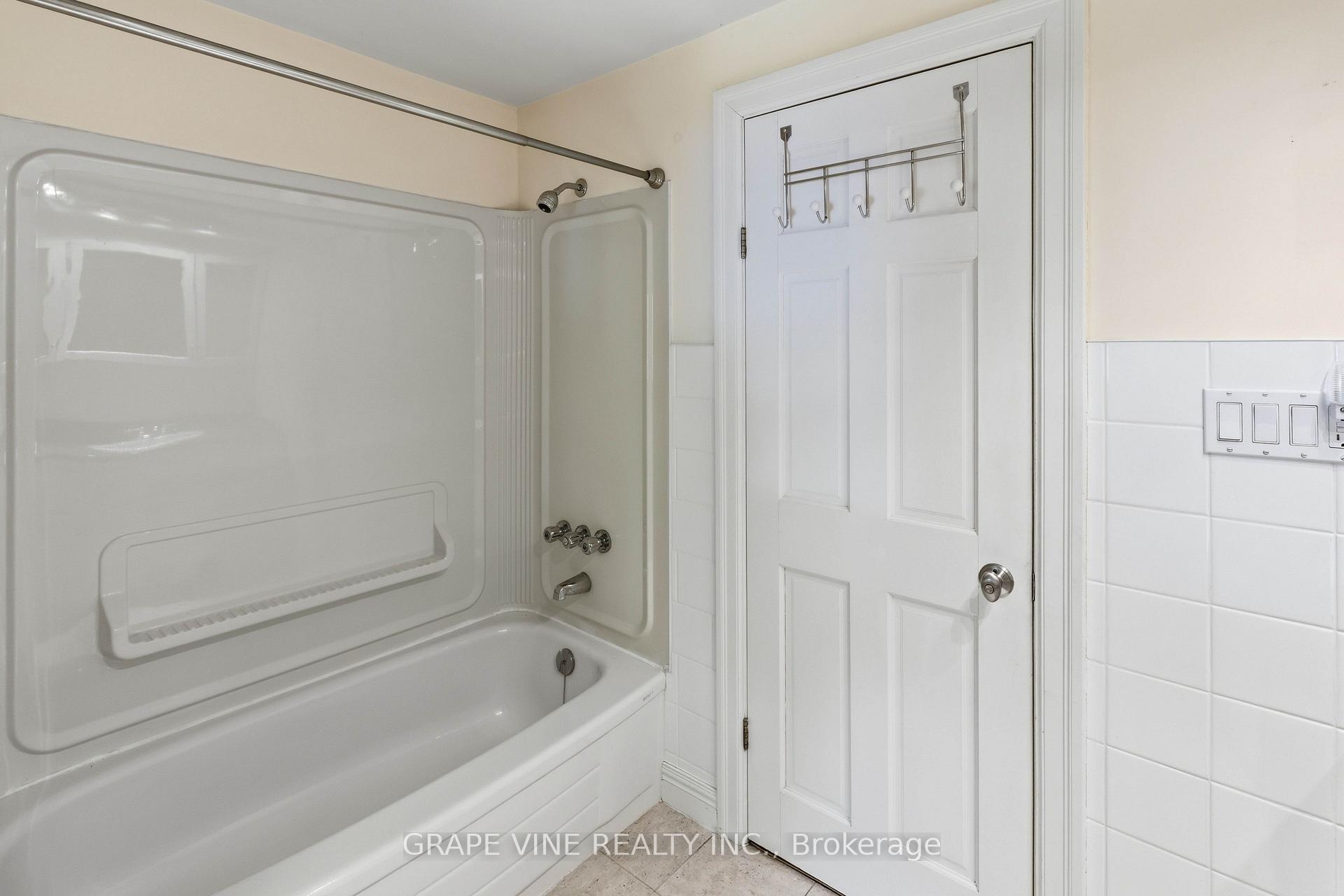 Photo 23 of 68 Goodman Crescent, Prince Edward County, South Marysburg Ward — HOMEH