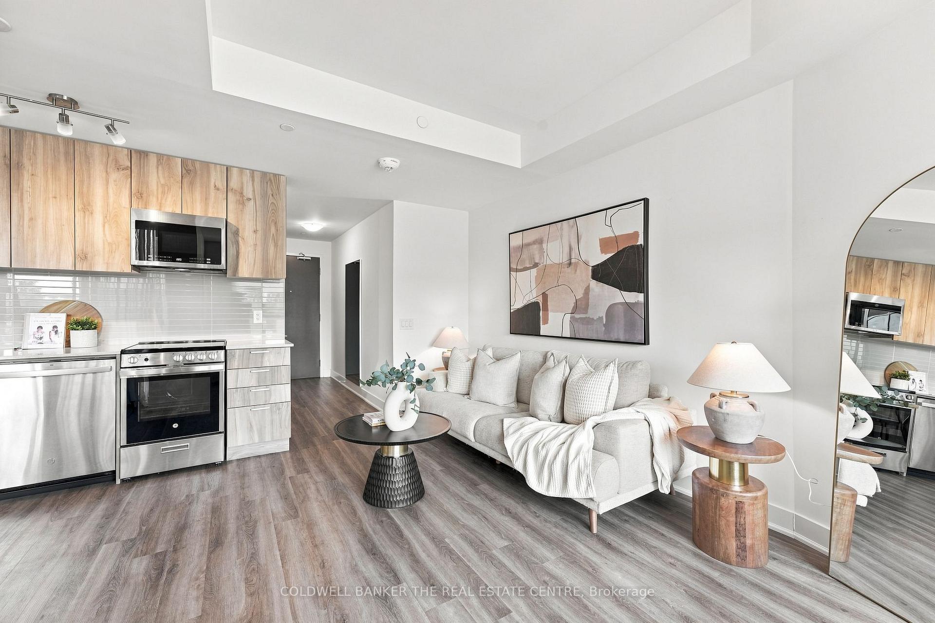 Photo 7 of Unit 220, 185 Deerfield Road, Newmarket, Central Newmarket — HOMEH
