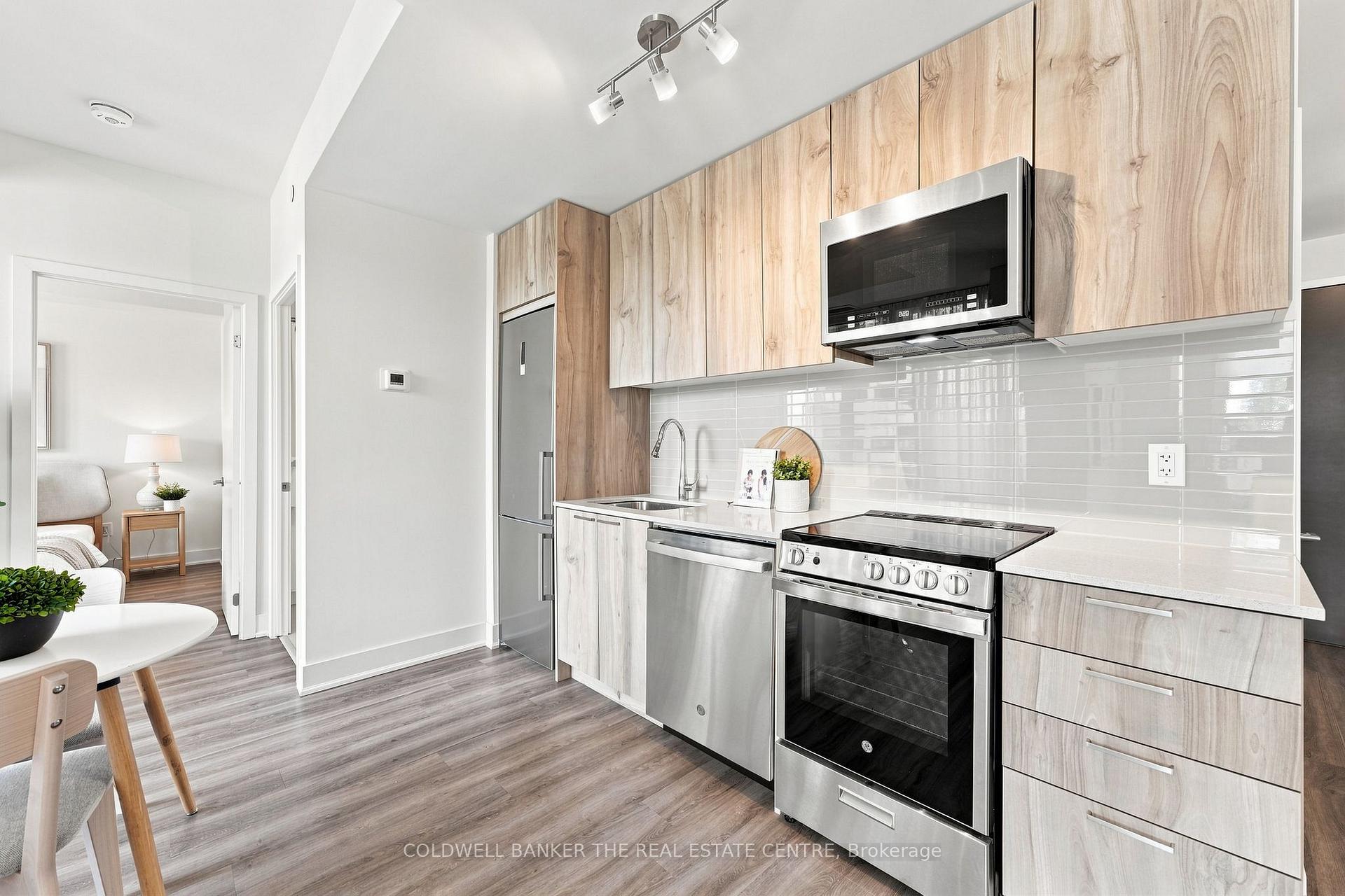 Photo 10 of Unit 220, 185 Deerfield Road, Newmarket, Central Newmarket — HOMEH