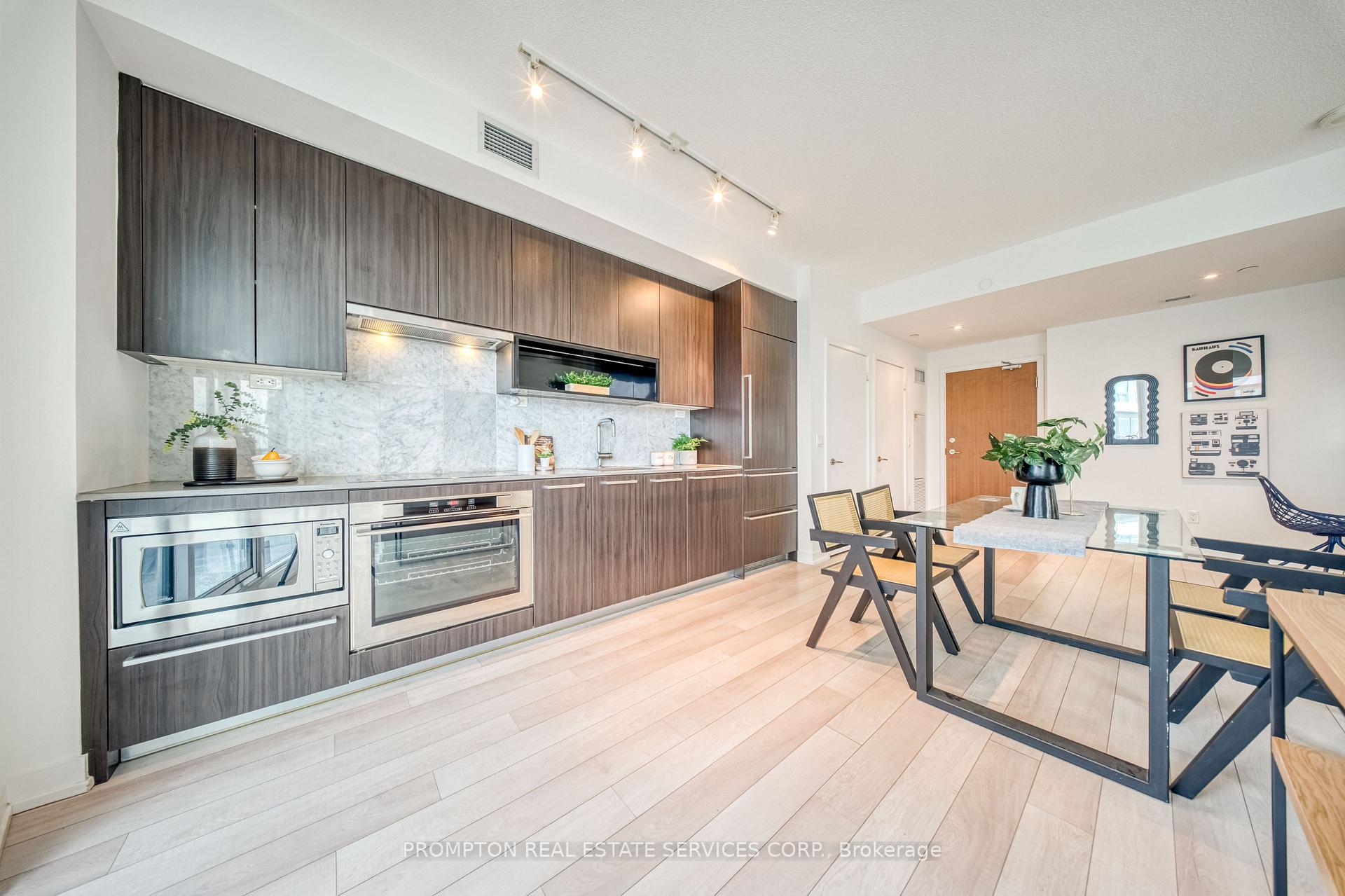 Photo 8 of Unit 2807, 117 Mcmahon Drive, North York, Bayview Village — HOMEH