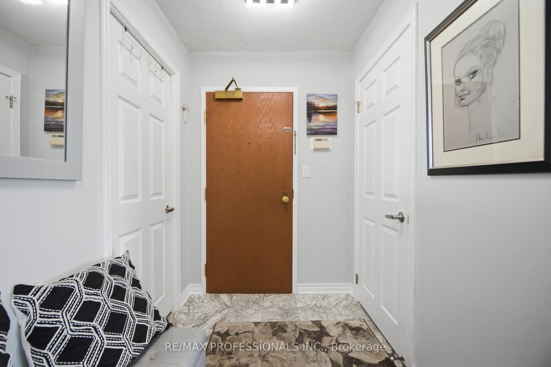 Photo 4 of Unit 1411, 1 Aberfoyle Crescent, Etobicoke, Islington-City Centre West — HOMEH