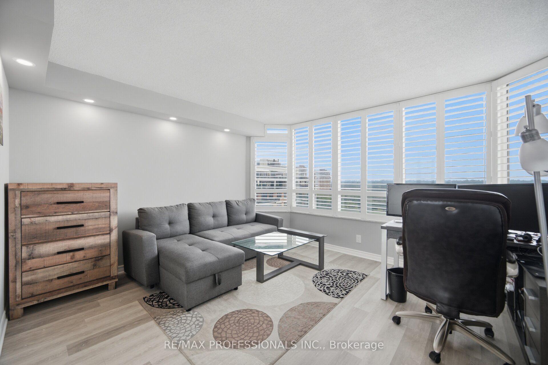 Photo 8 of Unit 1411, 1 Aberfoyle Crescent, Etobicoke, Islington-City Centre West — HOMEH